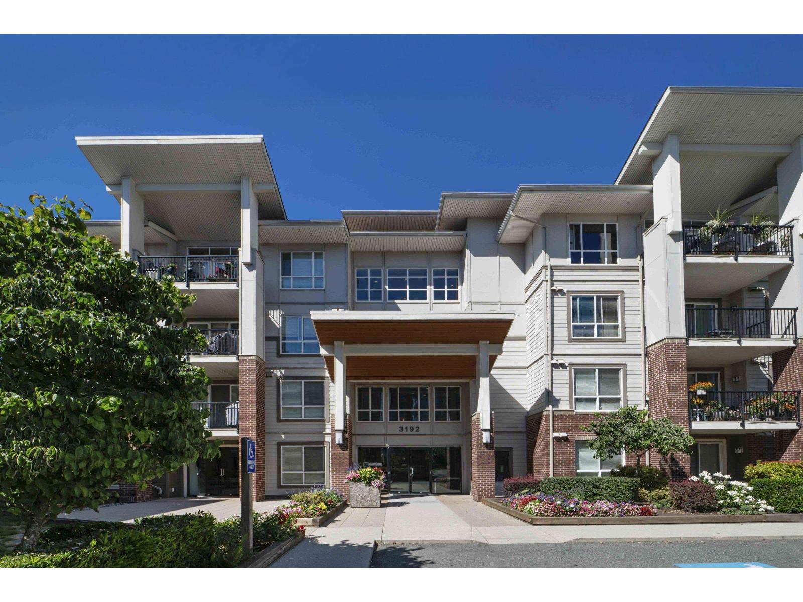 405 3192 Gladwin Road, Abbotsford, British Columbia  V2T 6M9 - Photo 4 - R3070028