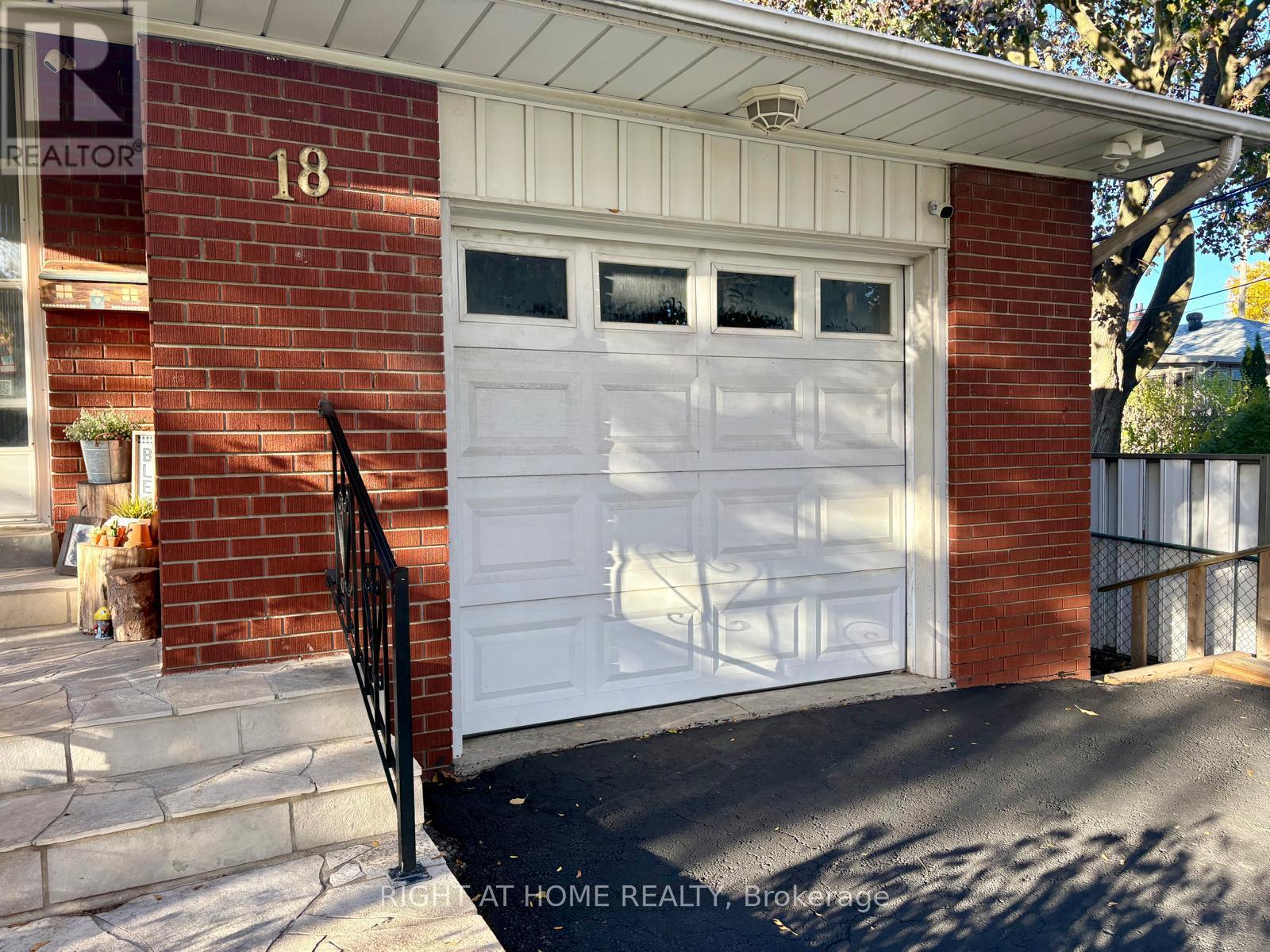 18 Minnowburn Street, Toronto, Ontario  M1T 1Y8 - Photo 6 - E12583718