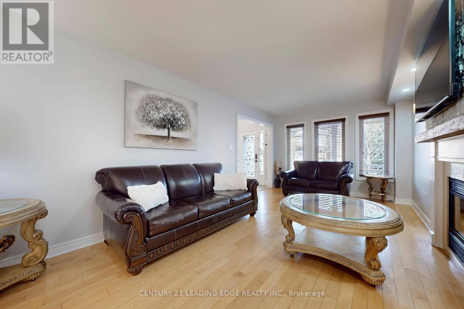 21 Watkins Glen Crescent, Aurora, Ontario  L3G 7P3 - Photo 6 - N12583704