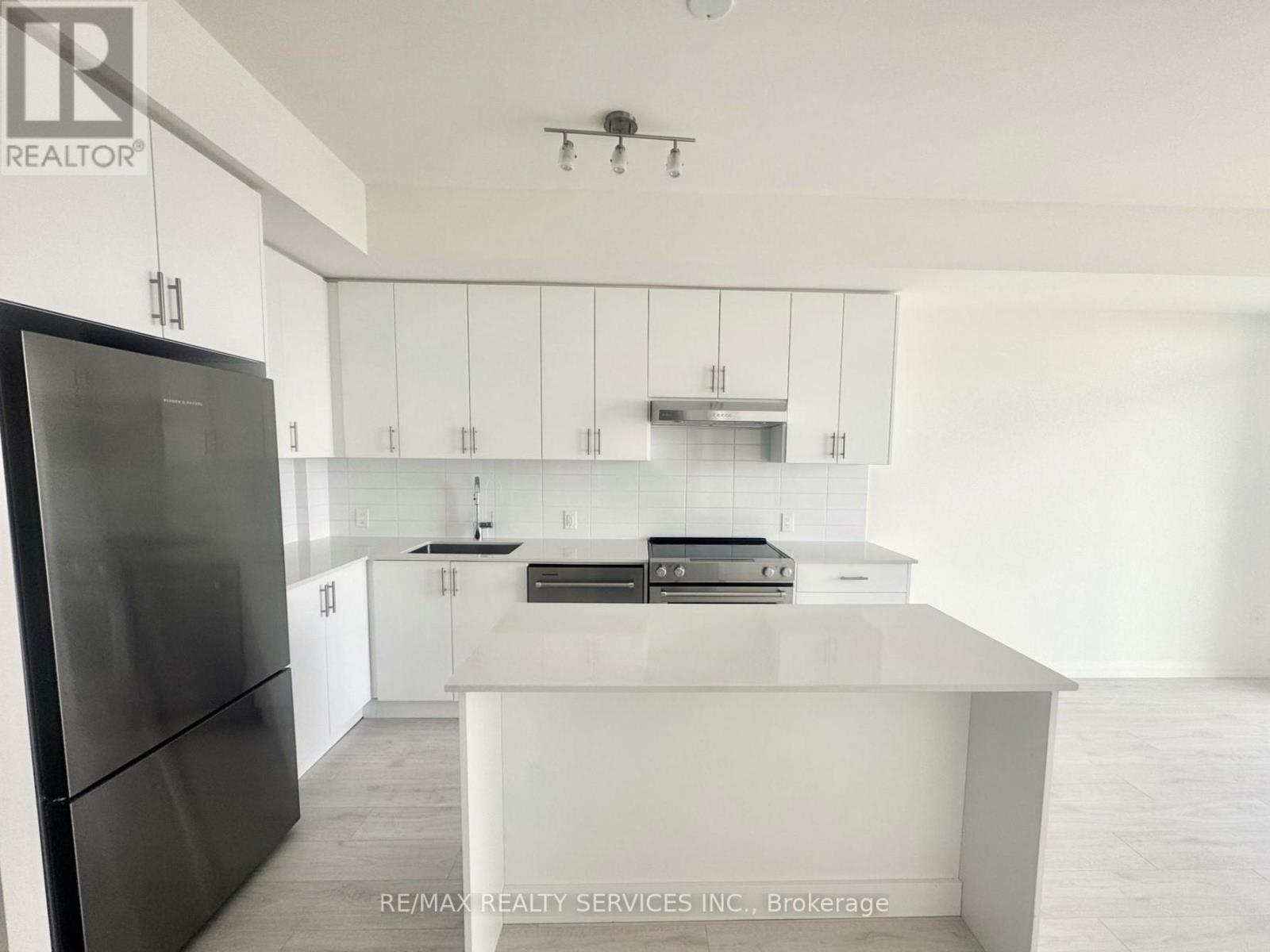 1907 - 8960 Jane Street, Vaughan, Ontario  L4K 0N9 - Photo 3 - N12583750