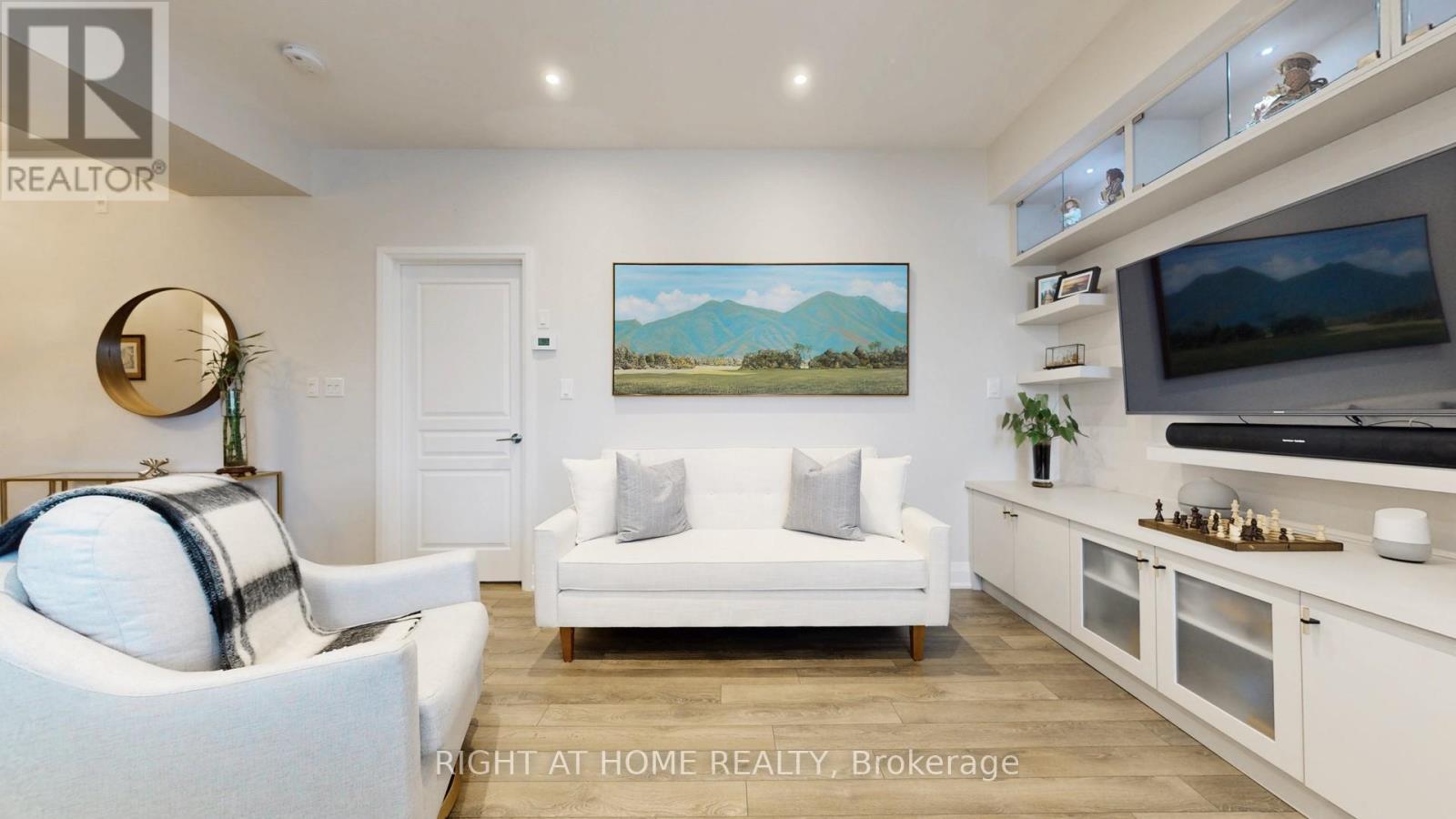 419 - 128 Garden Drive, Oakville, Ontario  L6K 2W5 - Photo 10 - W12583728