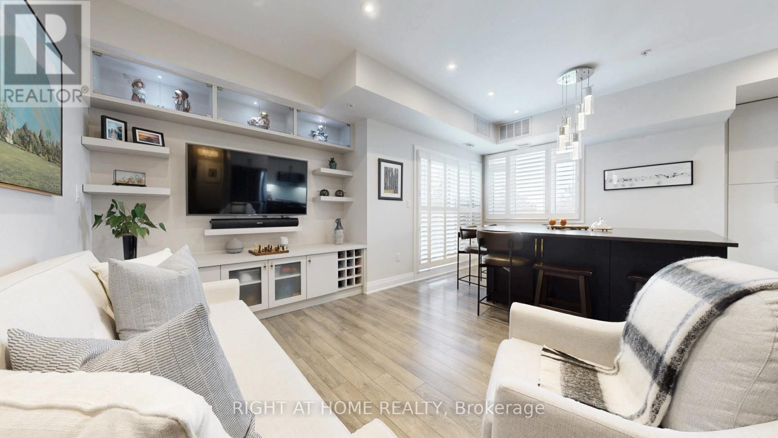 419 - 128 Garden Drive, Oakville, Ontario  L6K 2W5 - Photo 12 - W12583728