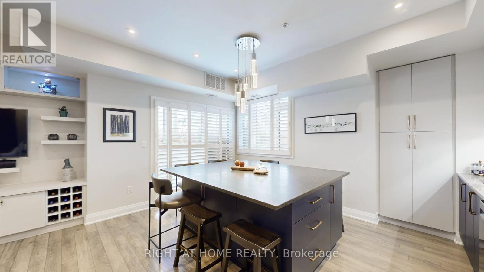 419 - 128 Garden Drive, Oakville, Ontario  L6K 2W5 - Photo 15 - W12583728