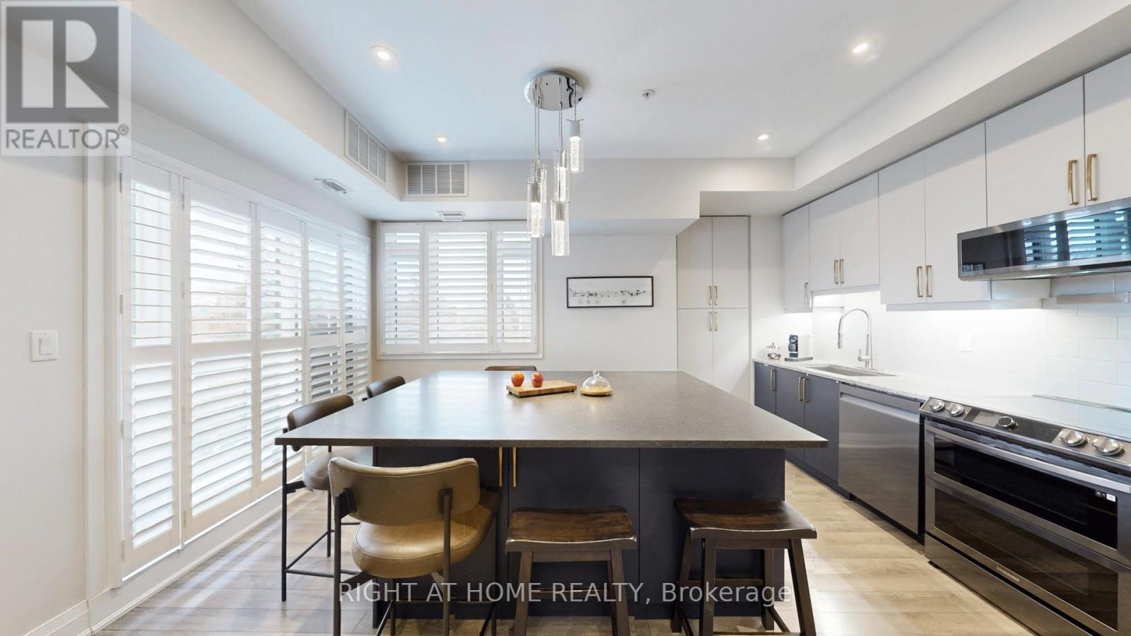 419 - 128 Garden Drive, Oakville, Ontario  L6K 2W5 - Photo 18 - W12583728