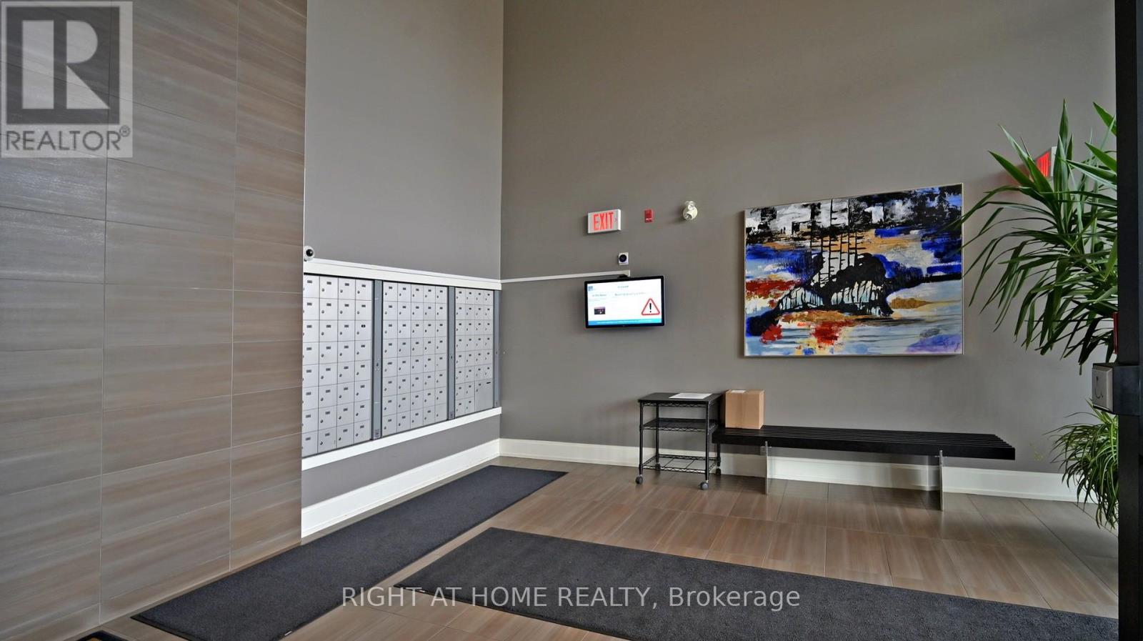 419 - 128 Garden Drive, Oakville, Ontario  L6K 2W5 - Photo 5 - W12583728