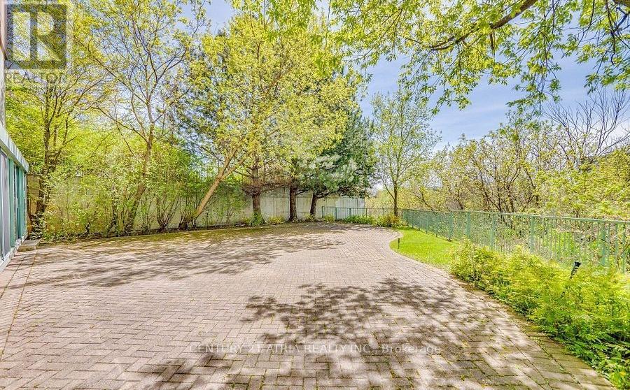 201 - 61 Markbrook Lane, Toronto, Ontario  M9V 5E7 - Photo 21 - W12583734