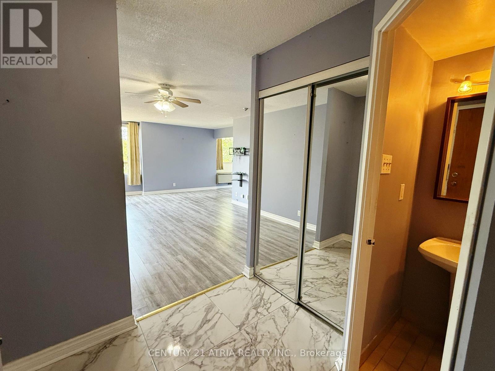 201 - 61 Markbrook Lane, Toronto, Ontario  M9V 5E7 - Photo 3 - W12583734