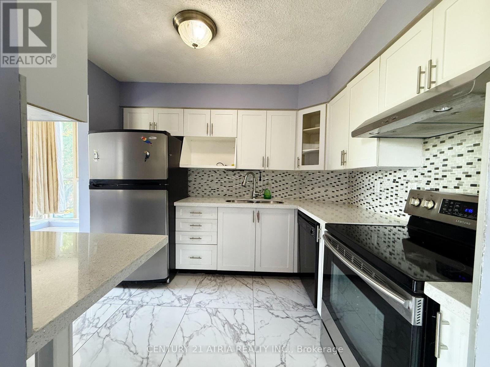 201 - 61 Markbrook Lane, Toronto, Ontario  M9V 5E7 - Photo 8 - W12583734