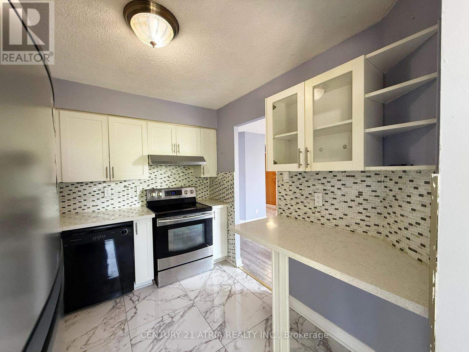 201 - 61 Markbrook Lane, Toronto, Ontario  M9V 5E7 - Photo 9 - W12583734