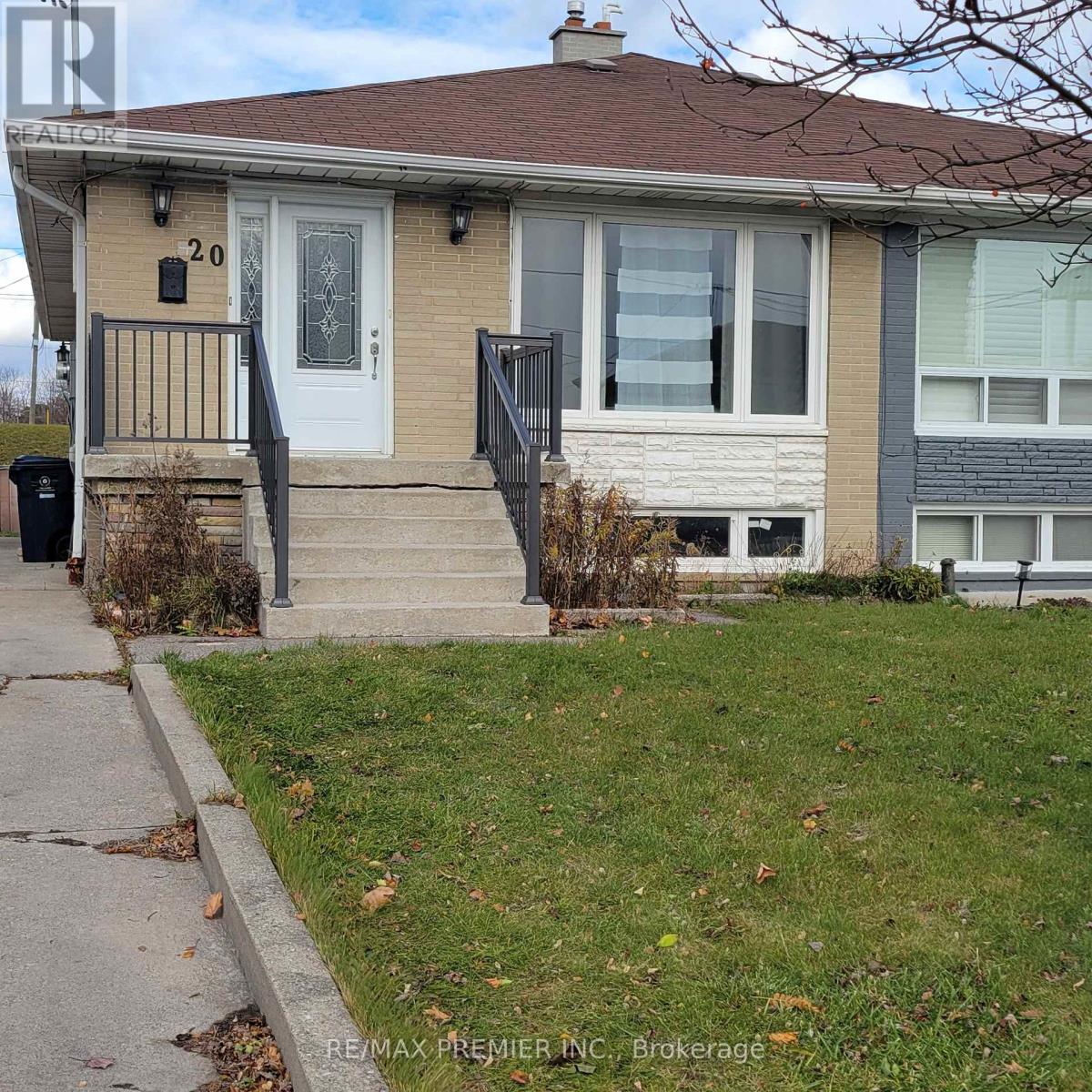 20 Heavitree Drive, Toronto, Ontario  M3L 1K6 - Photo 2 - W12583738