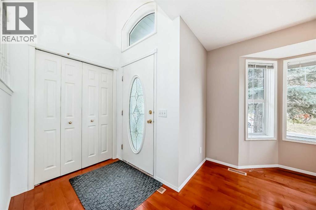 83 Harvest Gold Circle Ne, Calgary, Alberta  T3K 4H4 - Photo 3 - A2269055