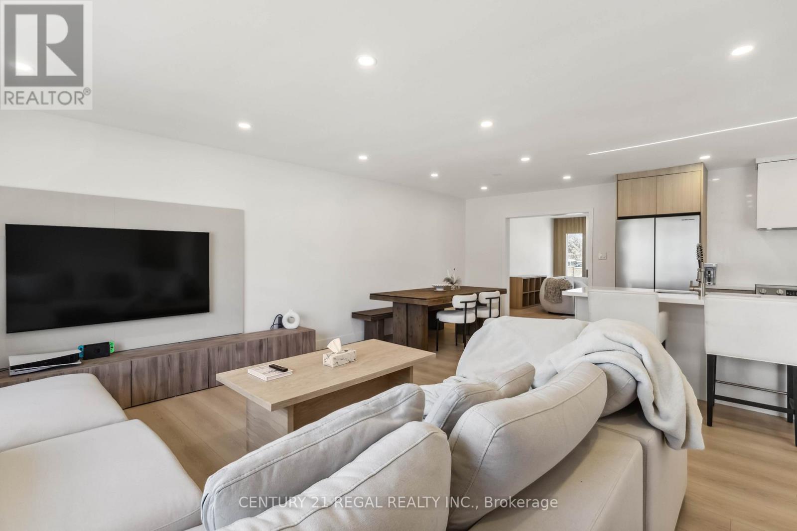 26 Sir Bedevere Place, Markham, Ontario  L3P 2W2 - Photo 6 - N12583580