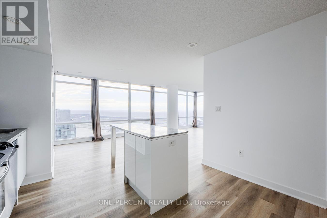 5007 - 25 Telegram Mews, Toronto, Ontario  M5V 3Z1 - Photo 18 - C12583824