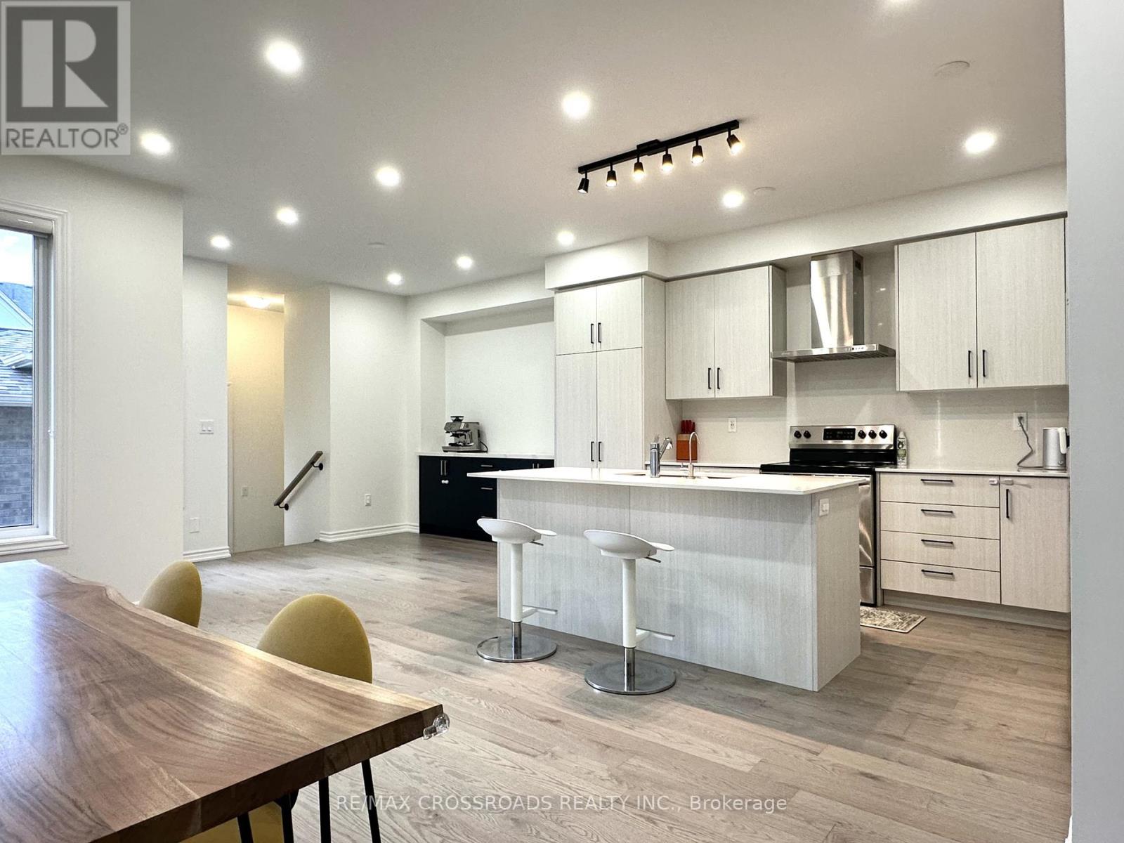 493 Twin Streams Road, Whitby, Ontario  L1P 0P6 - Photo 2 - E12583756