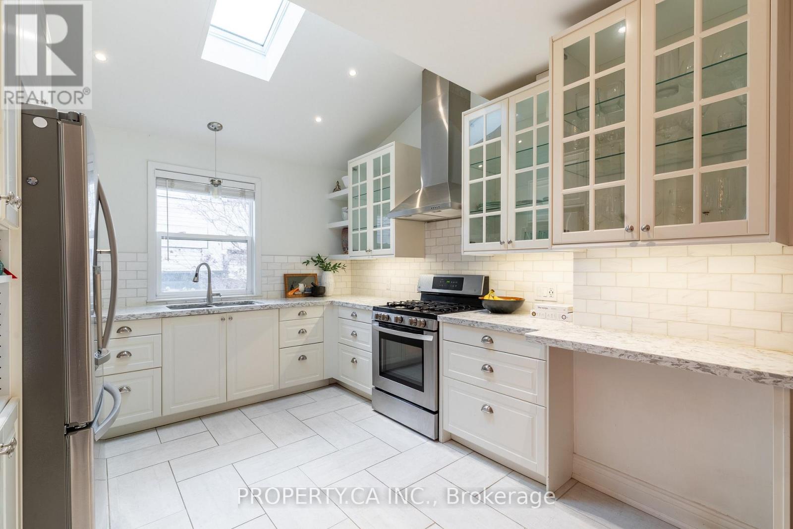 142 Galt Avenue, Toronto, Ontario  M4M 2Z3 - Photo 14 - E12583814