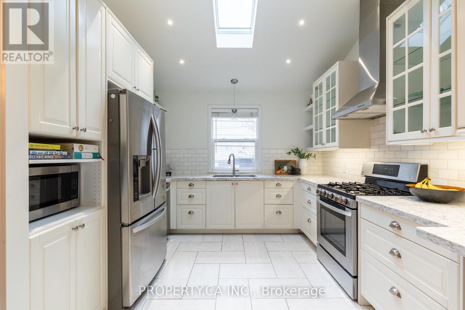 142 Galt Avenue, Toronto, Ontario  M4M 2Z3 - Photo 15 - E12583814