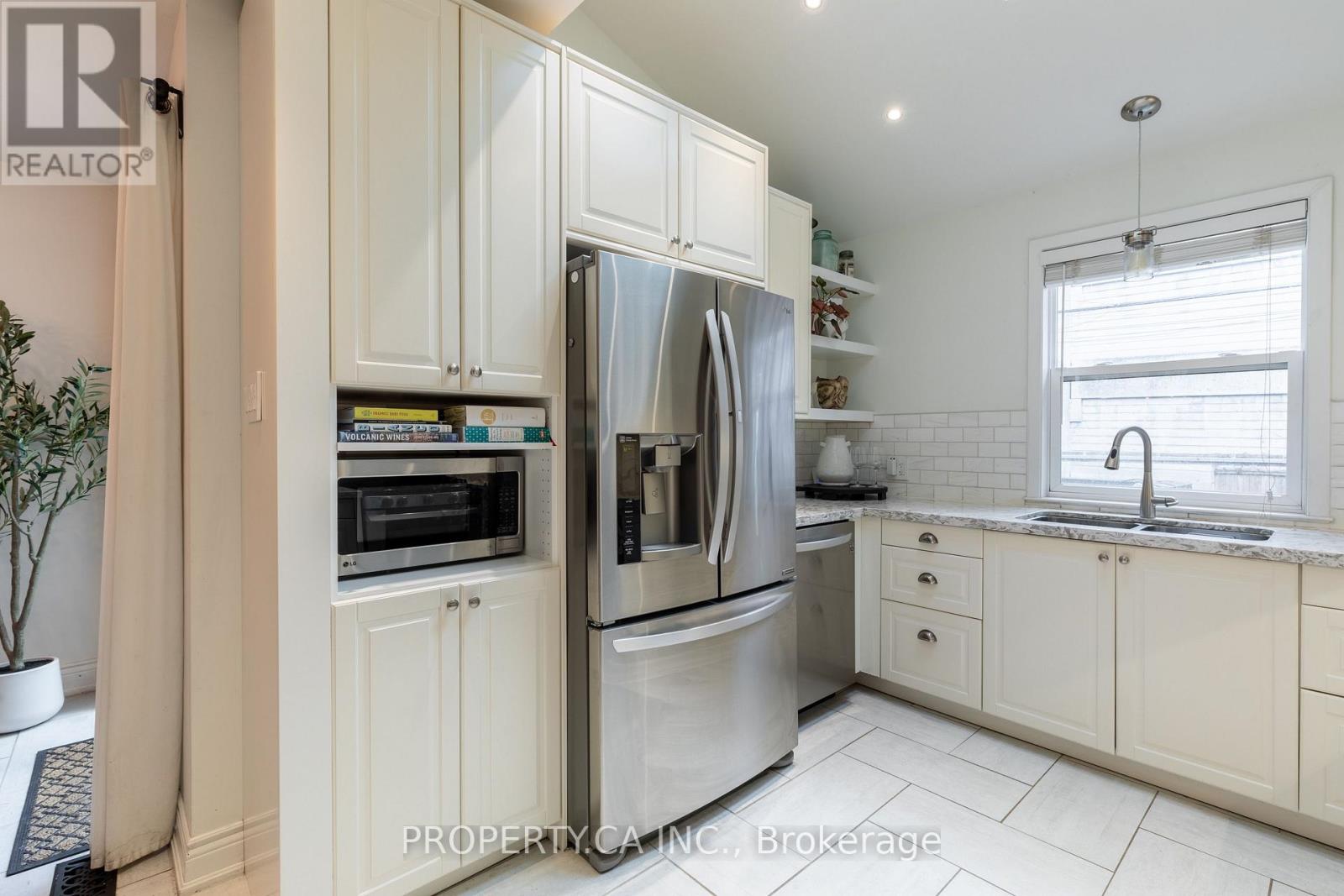 142 Galt Avenue, Toronto, Ontario  M4M 2Z3 - Photo 16 - E12583814