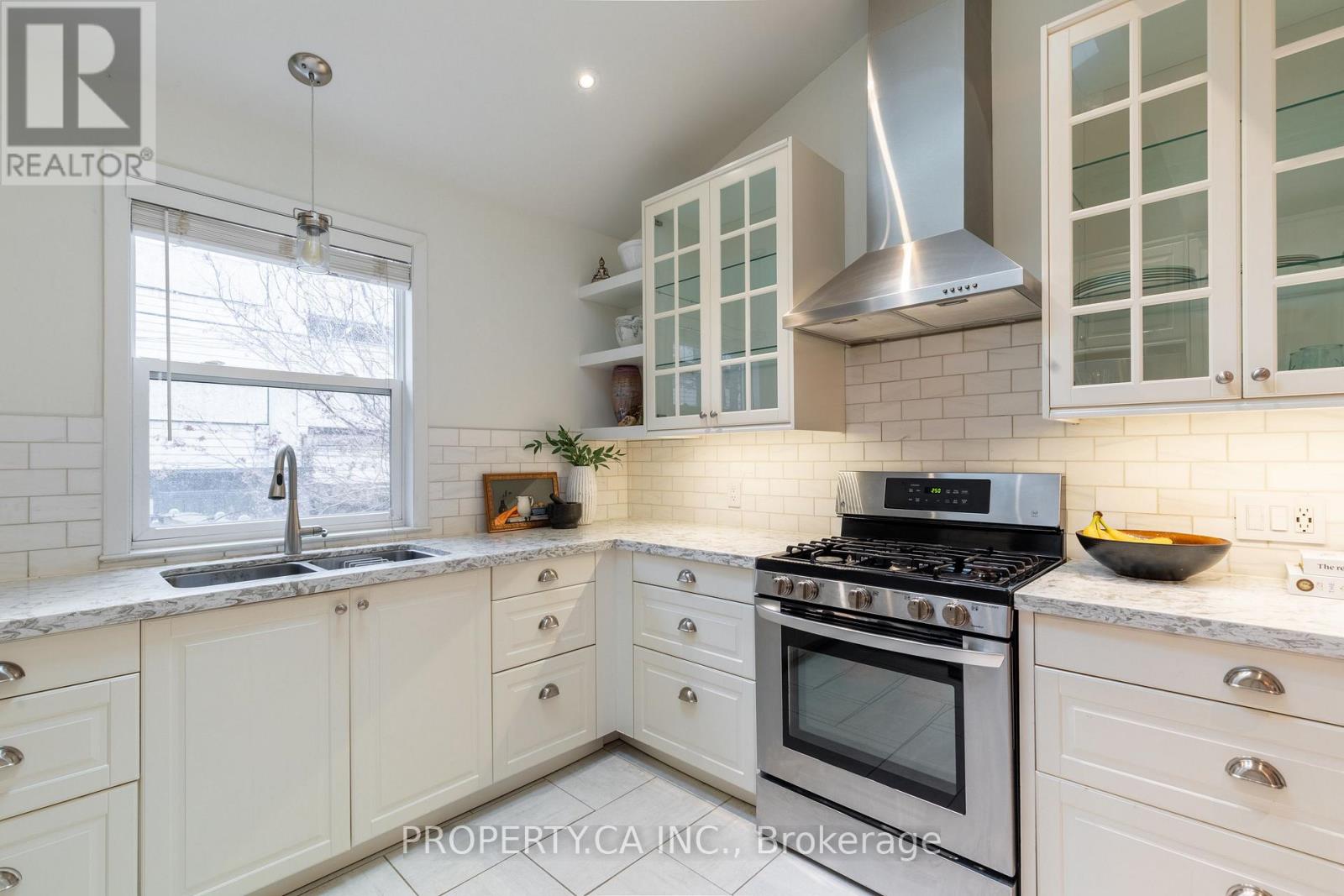 142 Galt Avenue, Toronto, Ontario  M4M 2Z3 - Photo 17 - E12583814