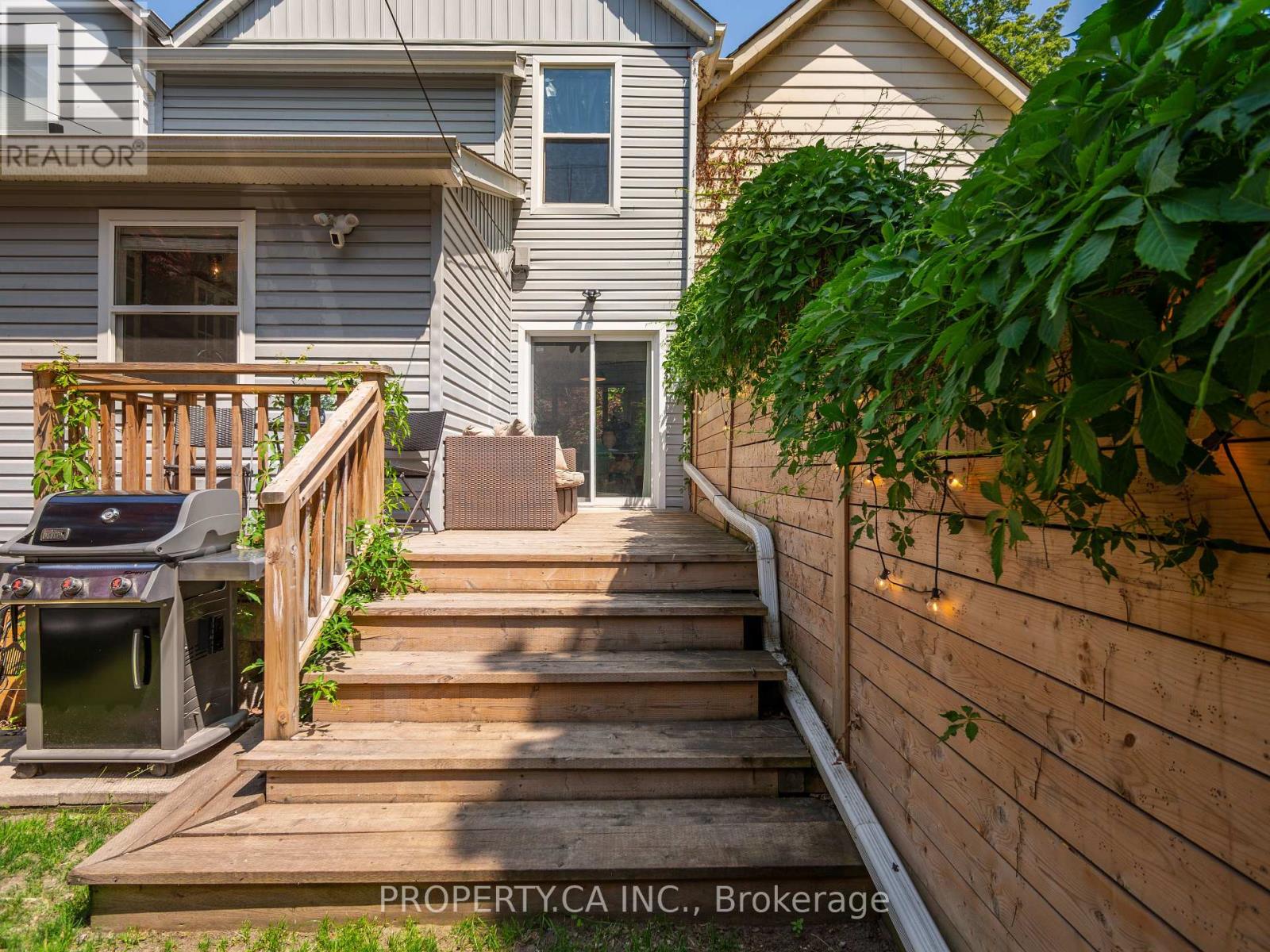 142 Galt Avenue, Toronto, Ontario  M4M 2Z3 - Photo 37 - E12583814