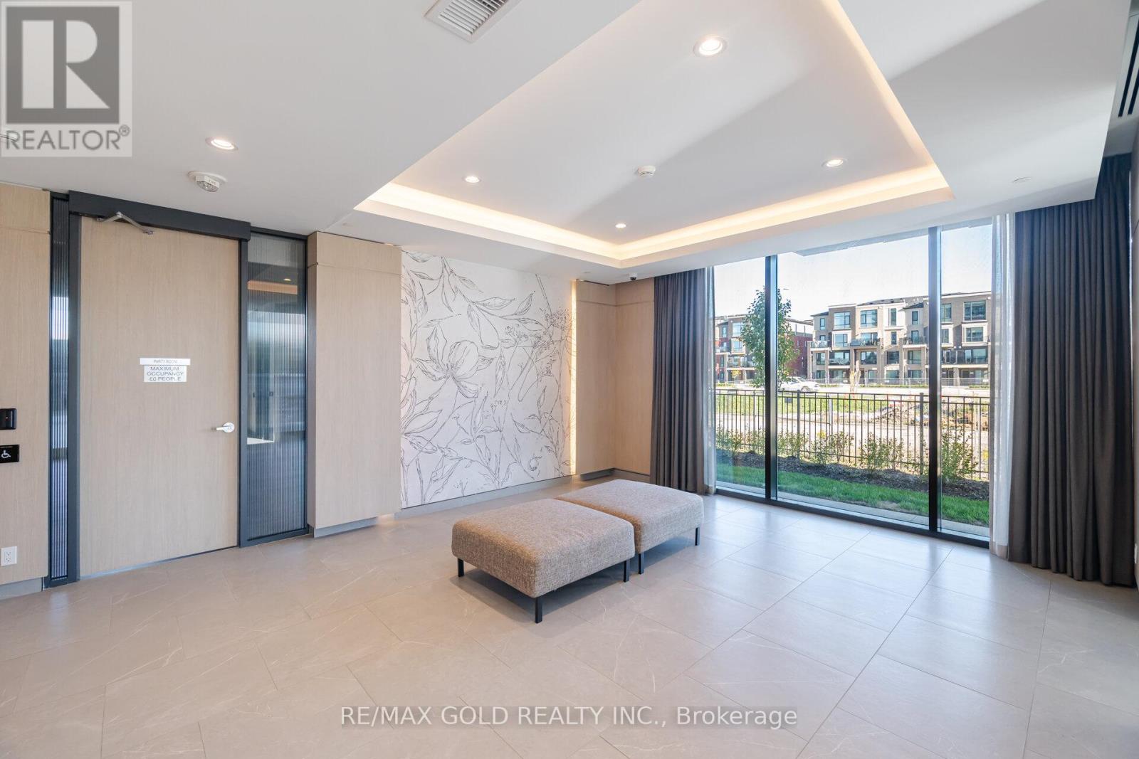 703 - 215 Veterans Drive, Brampton, Ontario  L7A 0B6 - Photo 4 - W12583764