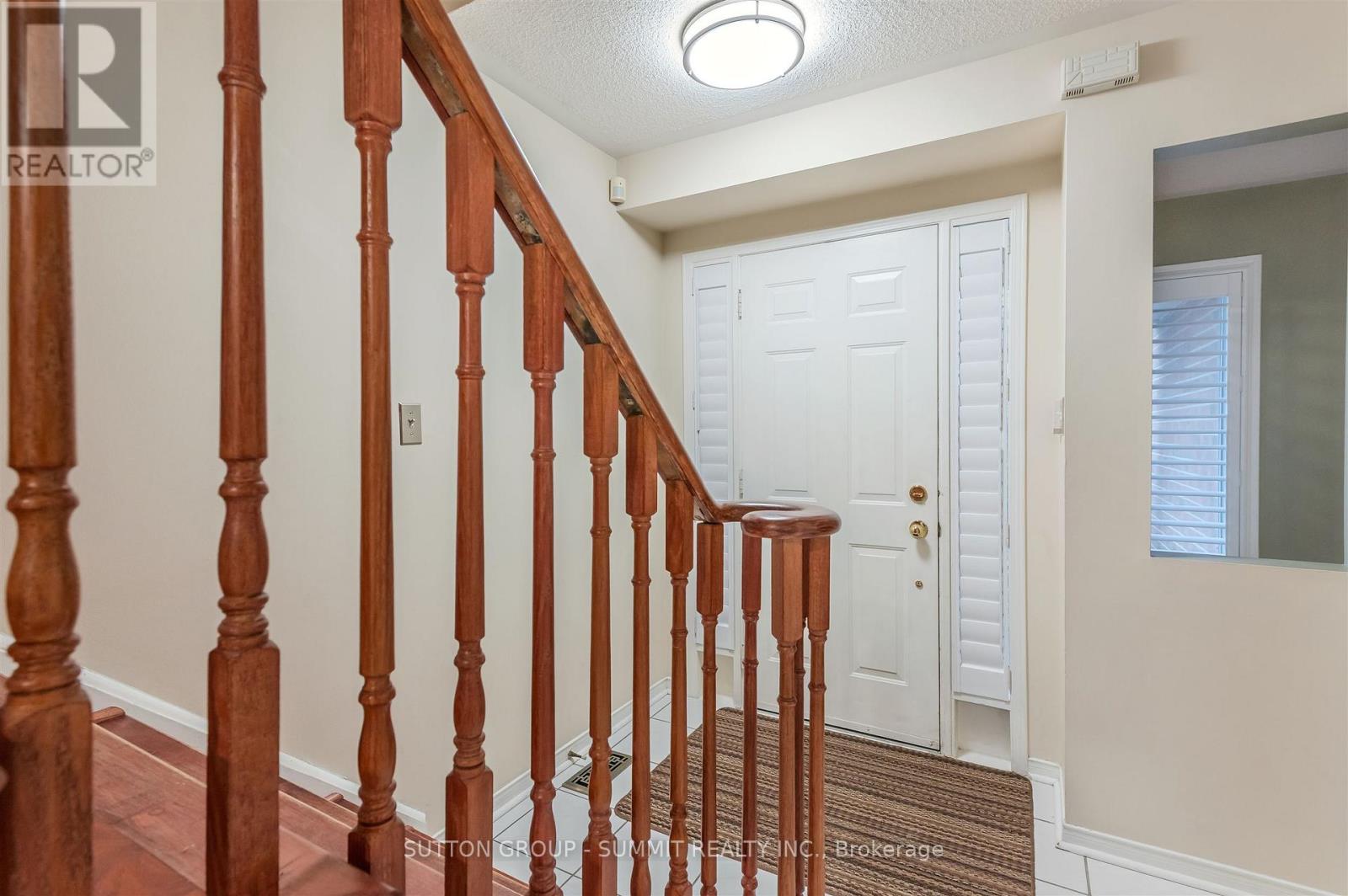 98 - 5230 Glen Erin Drive, Mississauga, Ontario L5M 5Z7 - Photo 4 - W12583772