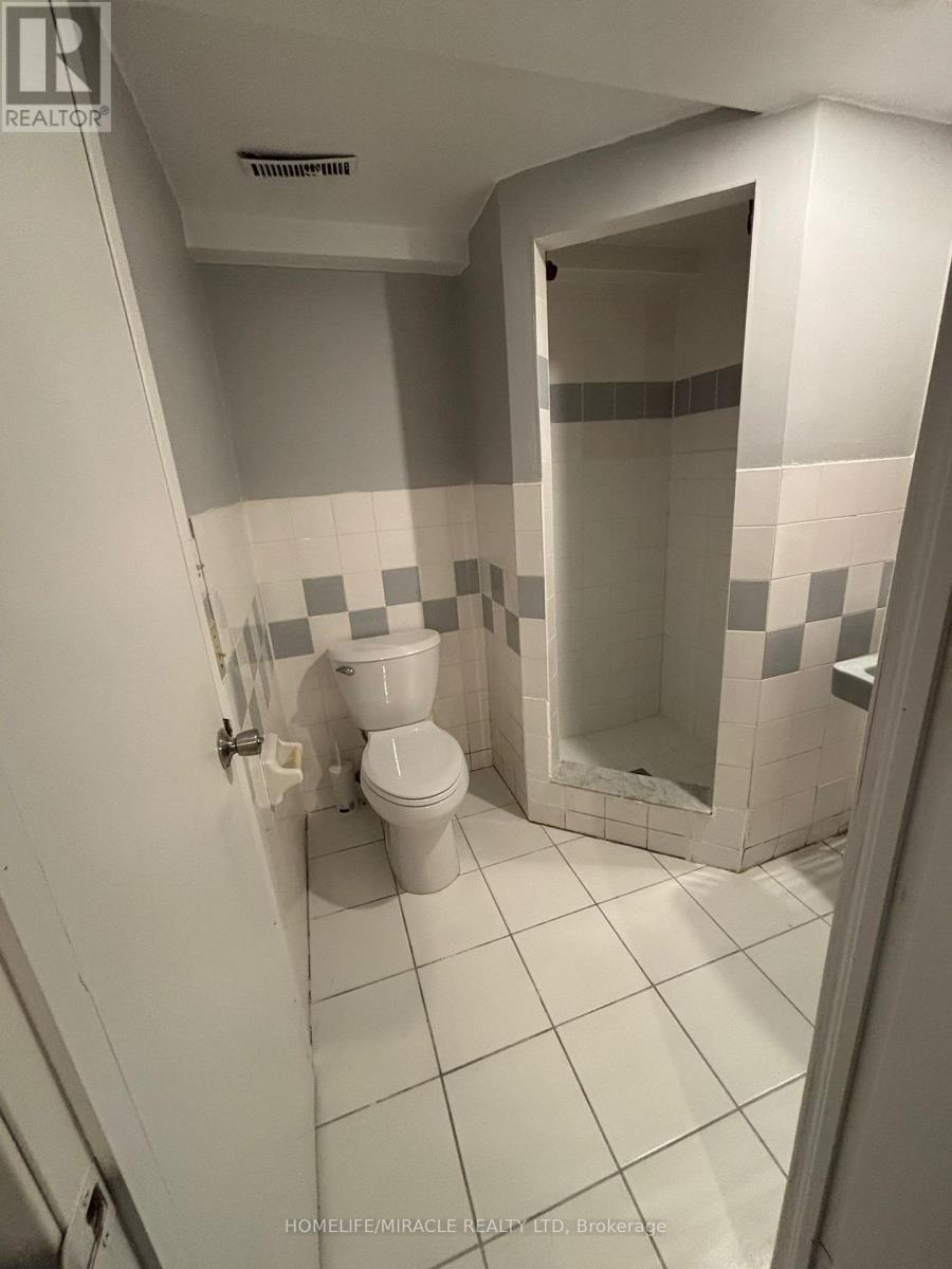 1329 Hazel Mccleary Drive, Oakville, Ontario  L6J 7A9 - Photo 2 - W12583788