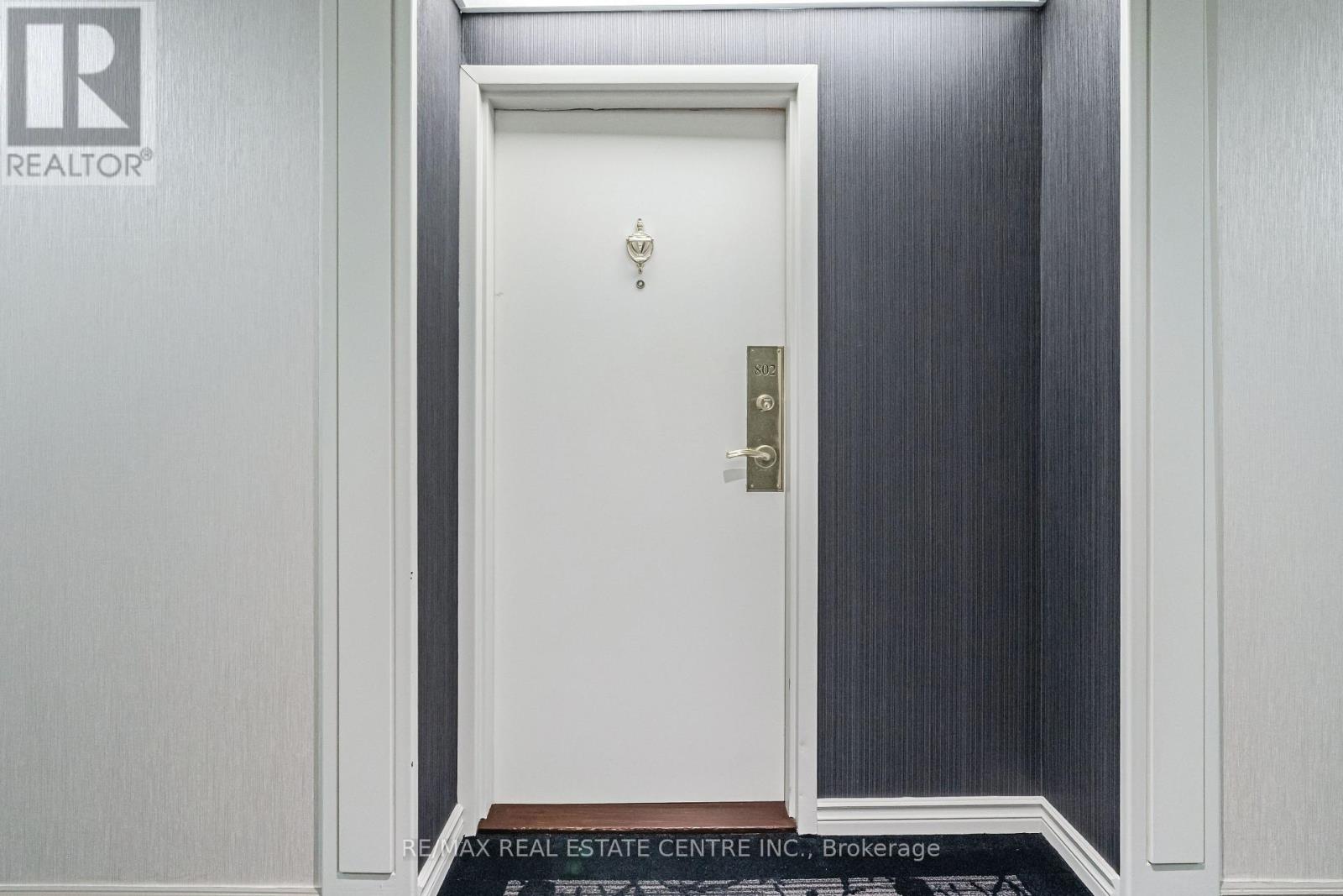 802 - 20 Cherrytree Drive, Brampton, Ontario  L6Y 3V1 - Photo 4 - W12583796