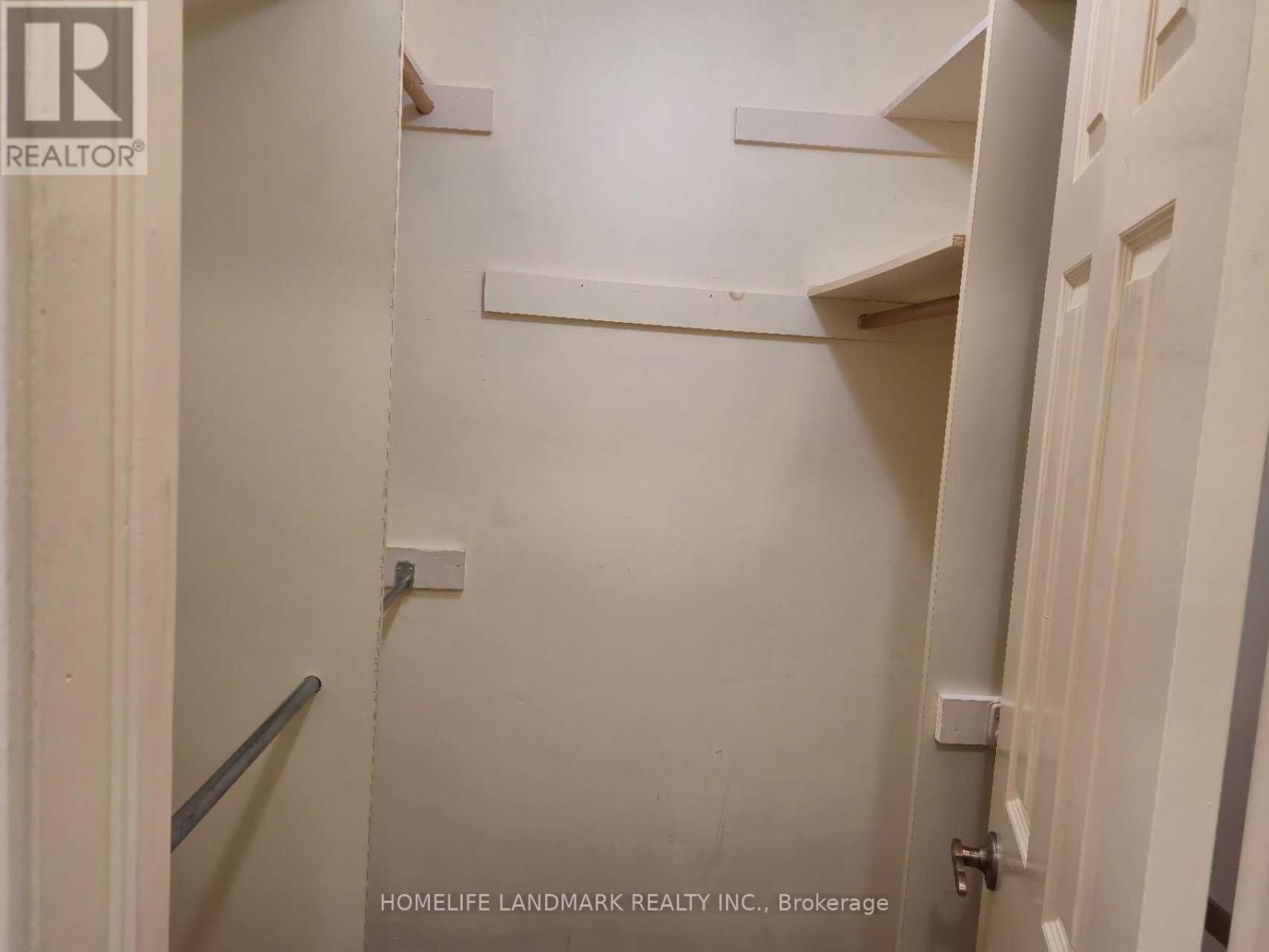 4201 Wakefield Crescent, Mississauga, Ontario  L5C 4M2 - Photo 10 - W12583810