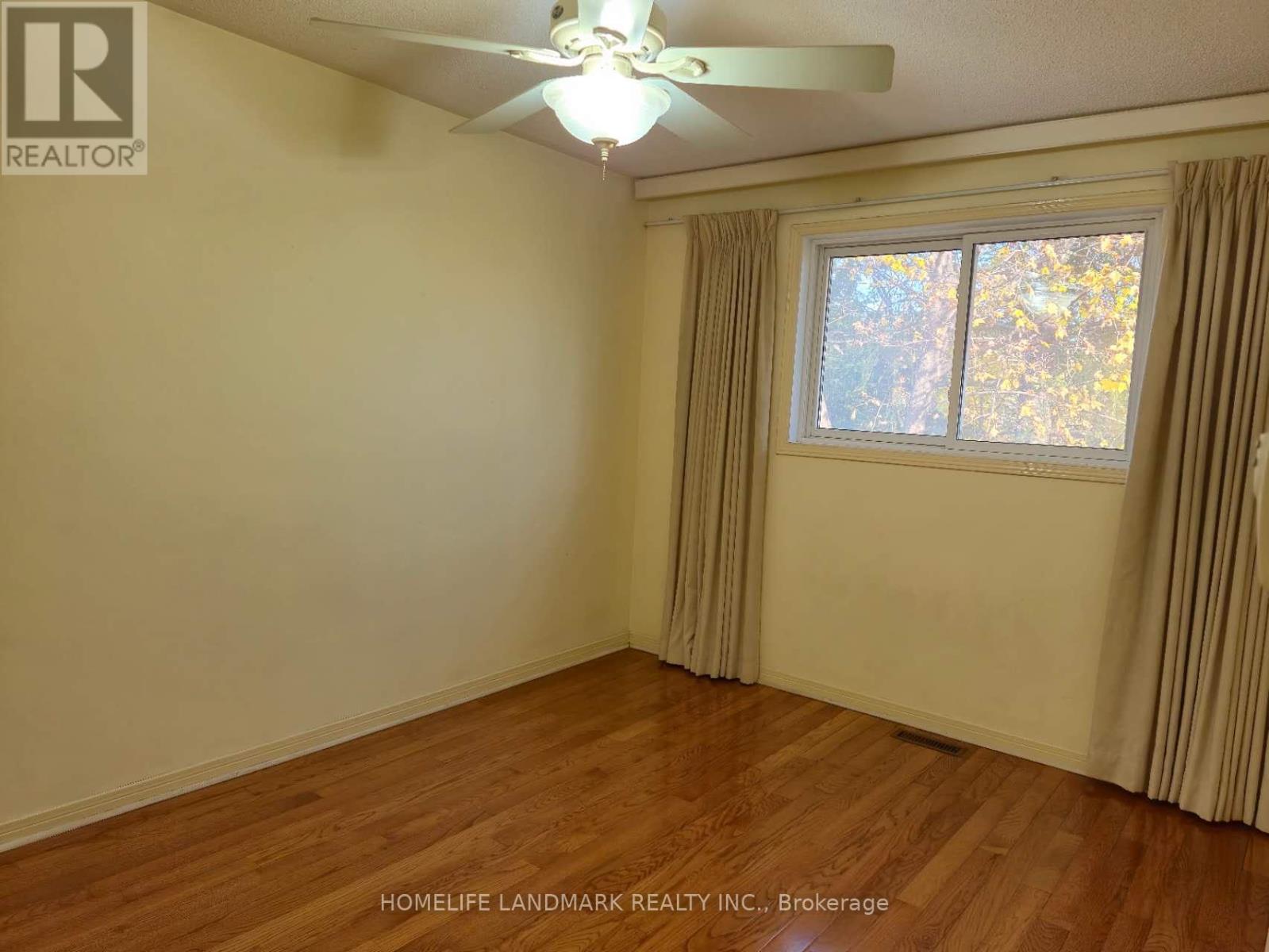 4201 Wakefield Crescent, Mississauga, Ontario  L5C 4M2 - Photo 14 - W12583810