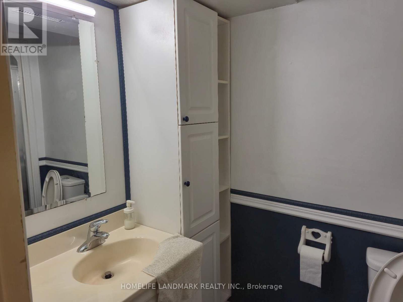 4201 Wakefield Crescent, Mississauga, Ontario  L5C 4M2 - Photo 18 - W12583810