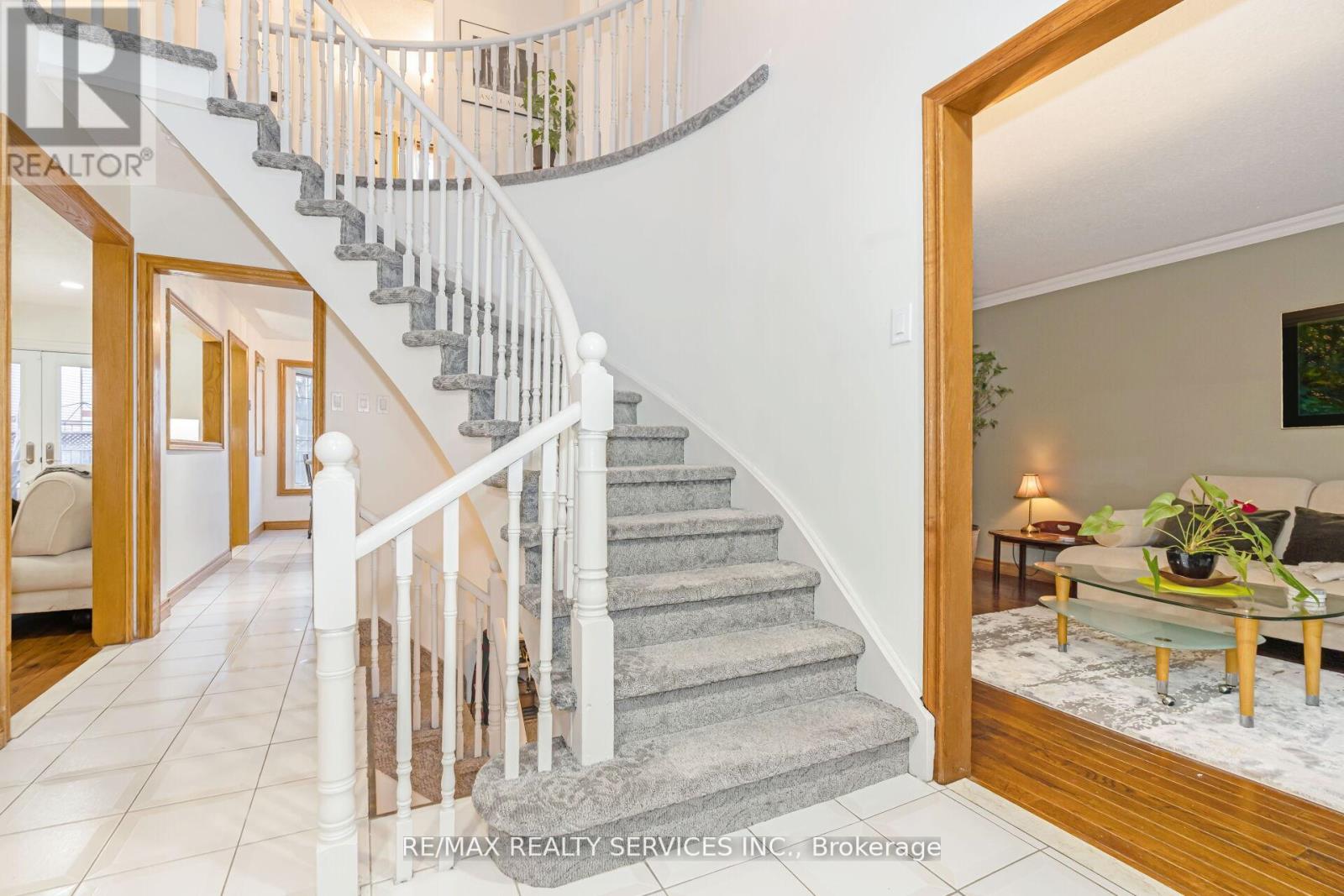 18 Mitchell Avenue, Brampton, Ontario  L6Z 1H3 - Photo 10 - W12583828