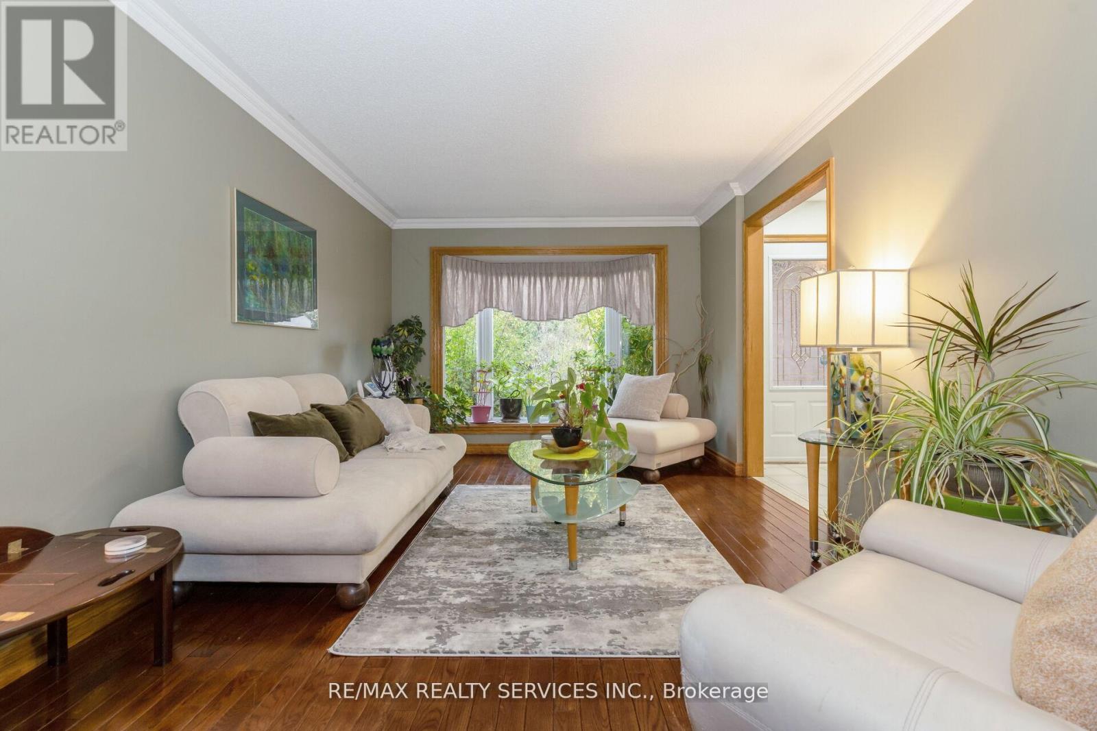 18 Mitchell Avenue, Brampton, Ontario  L6Z 1H3 - Photo 11 - W12583828