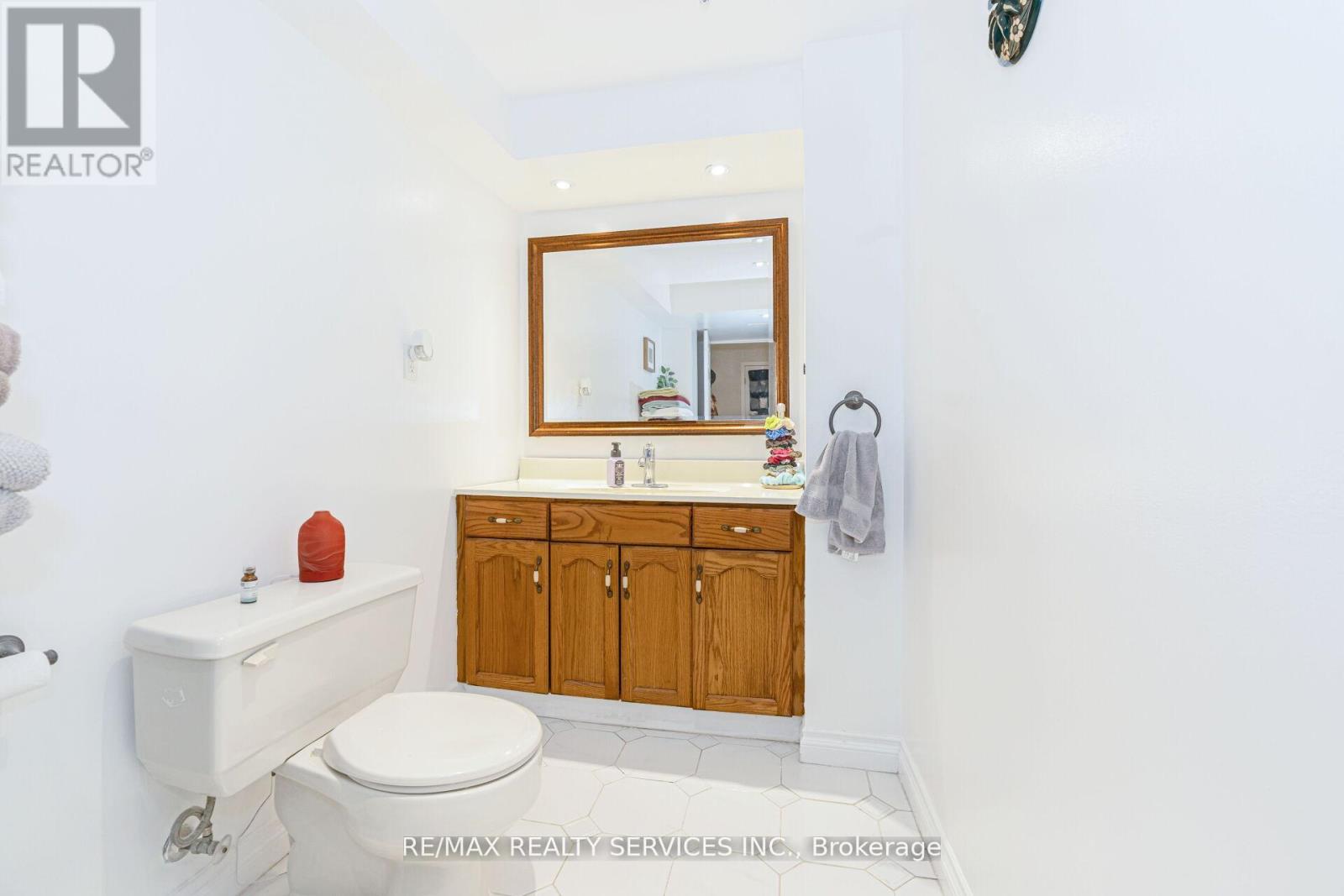 18 Mitchell Avenue, Brampton, Ontario  L6Z 1H3 - Photo 35 - W12583828