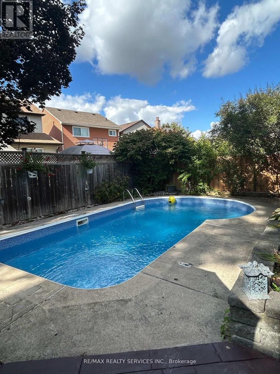 18 Mitchell Avenue, Brampton, Ontario  L6Z 1H3 - Photo 41 - W12583828