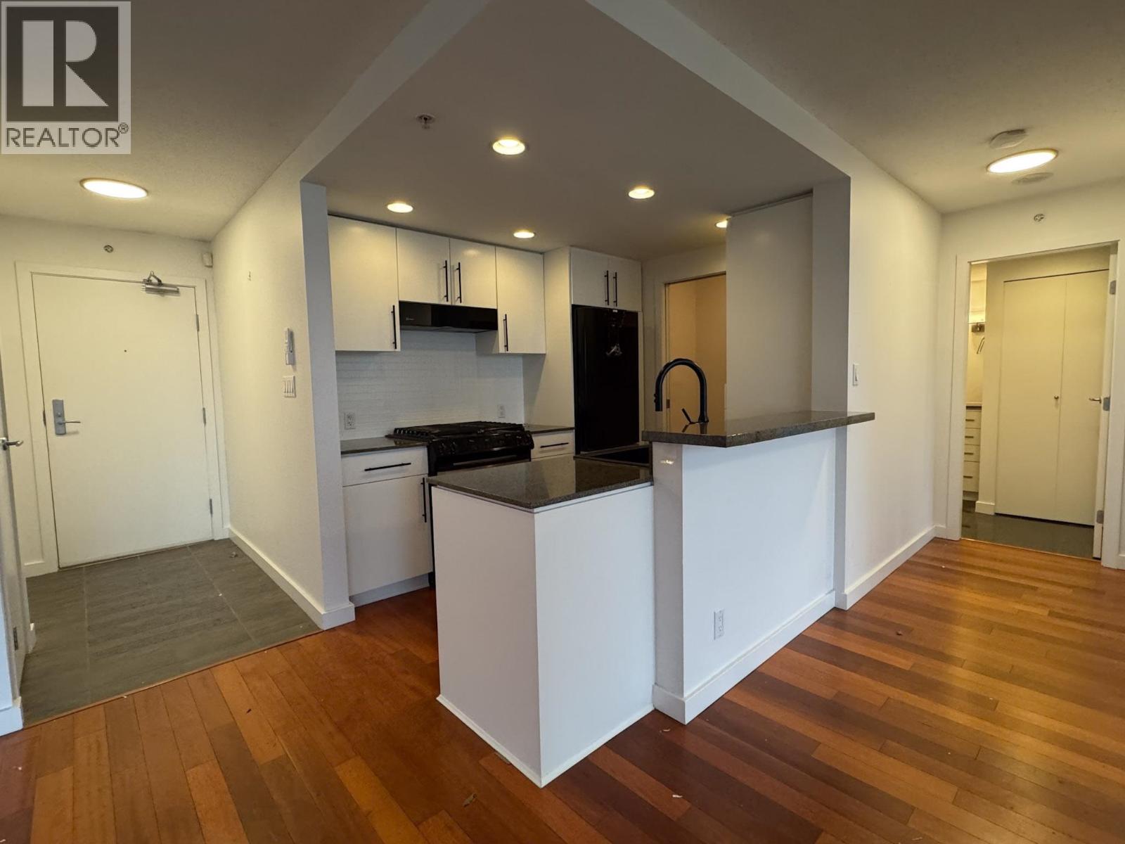 2801 455 Beach Crescent, Vancouver, British Columbia V6Z 3E5 - Photo 2 - R3070775