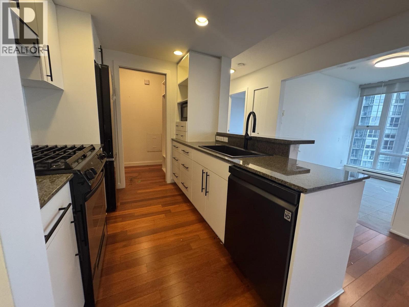 2801 455 Beach Crescent, Vancouver, British Columbia V6Z 3E5 - Photo 4 - R3070775