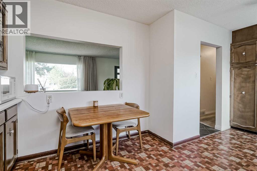 4928 45 Street Sw, Calgary, Alberta  T3E 3W4 - Photo 13 - A2266312