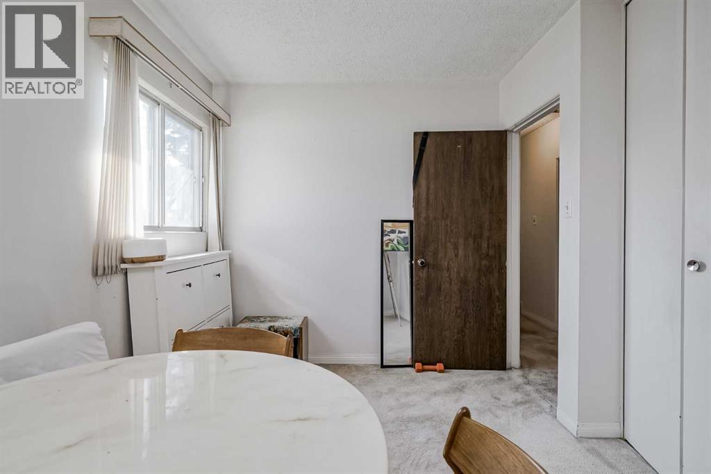 4928 45 Street Sw, Calgary, Alberta  T3E 3W4 - Photo 18 - A2266312