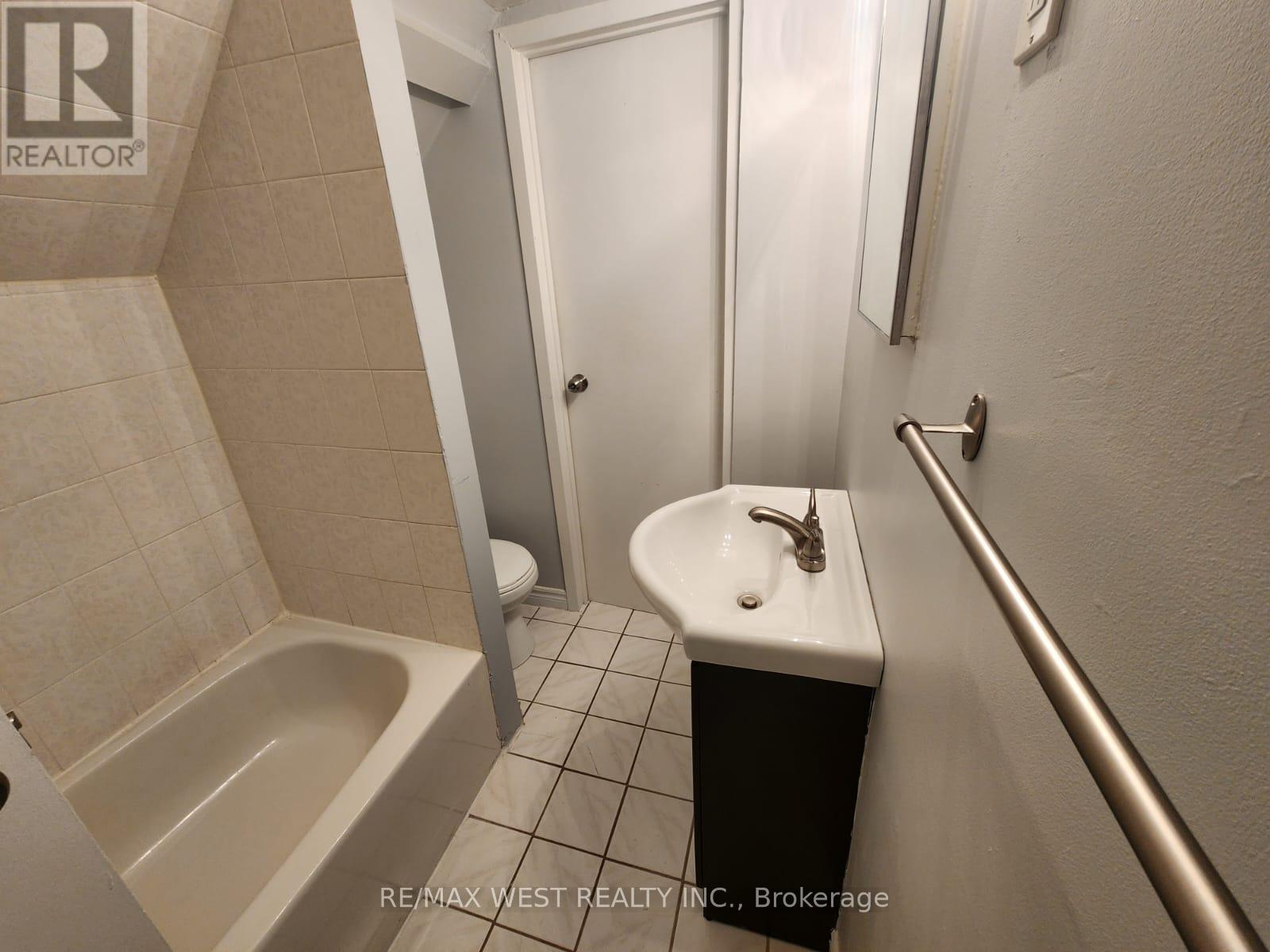 Basement - 4250 Jefton Crescent, Mississauga, Ontario  L5L 1Z3 - Photo 12 - W12583832
