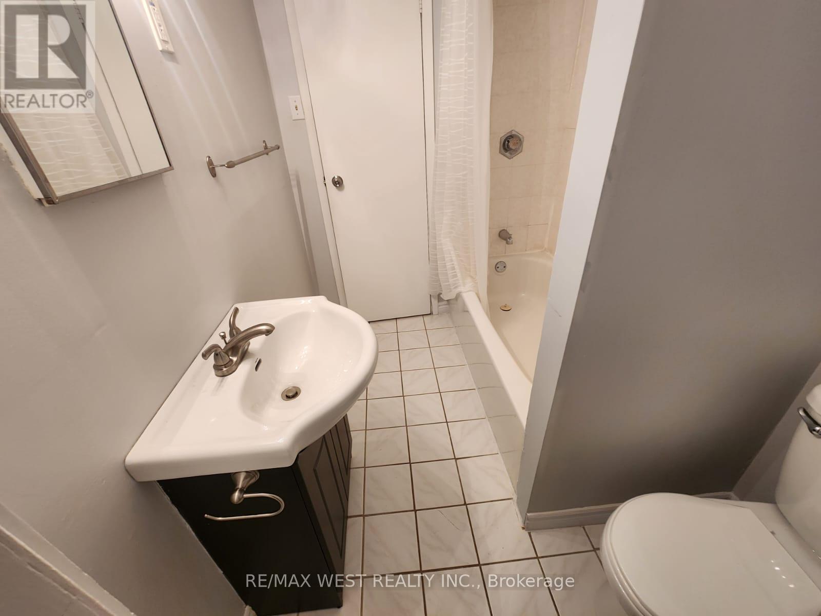 Basement - 4250 Jefton Crescent, Mississauga, Ontario  L5L 1Z3 - Photo 13 - W12583832