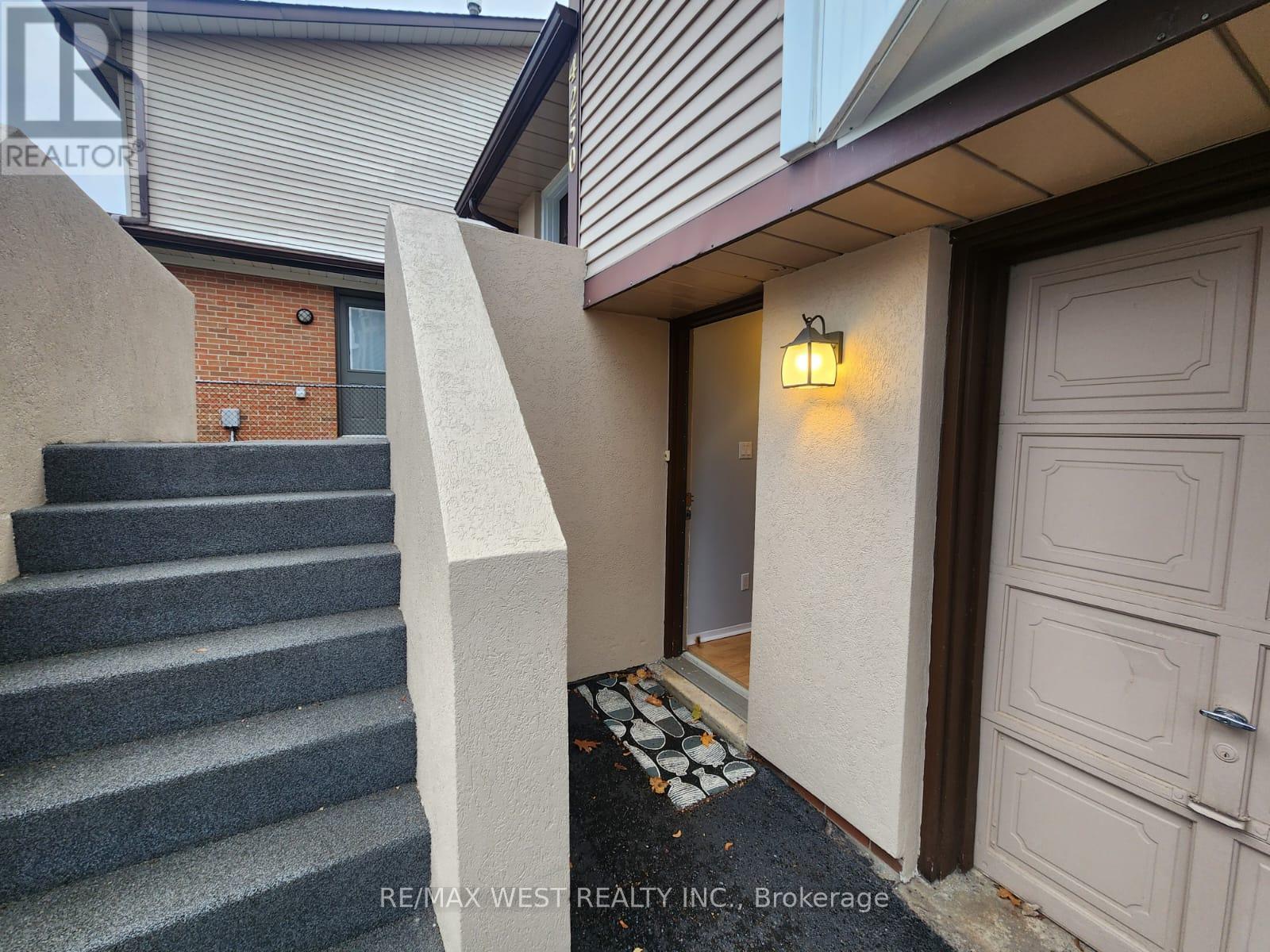 Basement - 4250 Jefton Crescent, Mississauga, Ontario  L5L 1Z3 - Photo 3 - W12583832