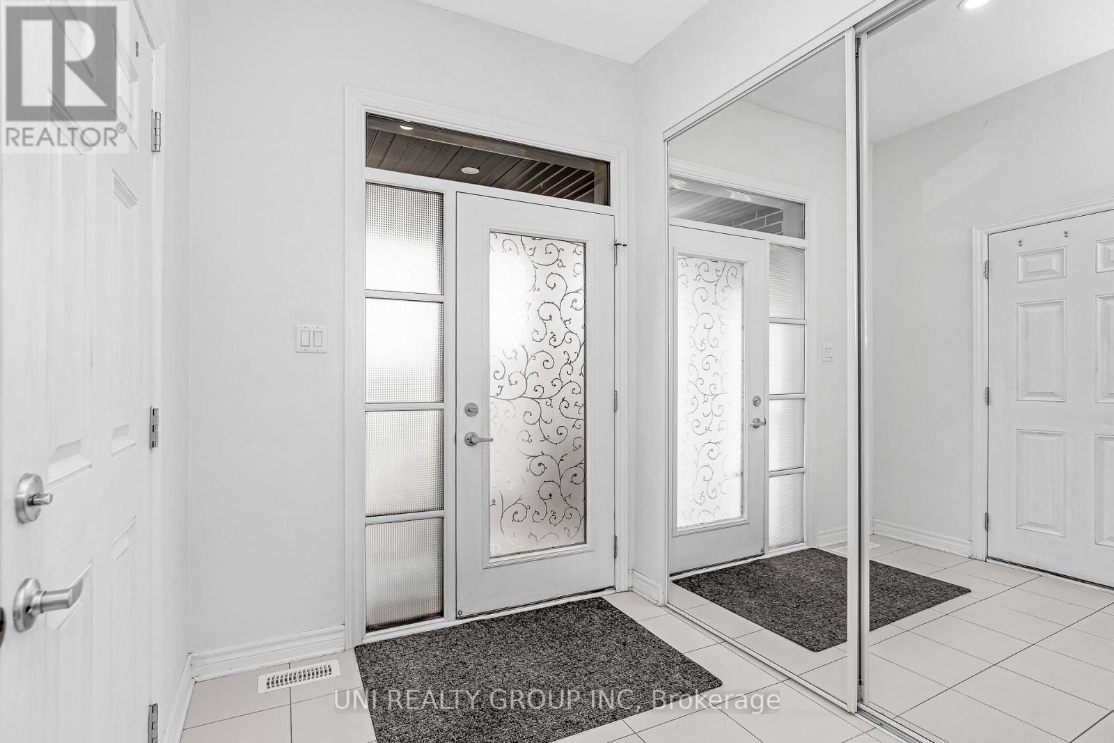 715 Decoeur Drive, Ottawa, Ontario K4A 1H2 - Photo 4 - X12583850