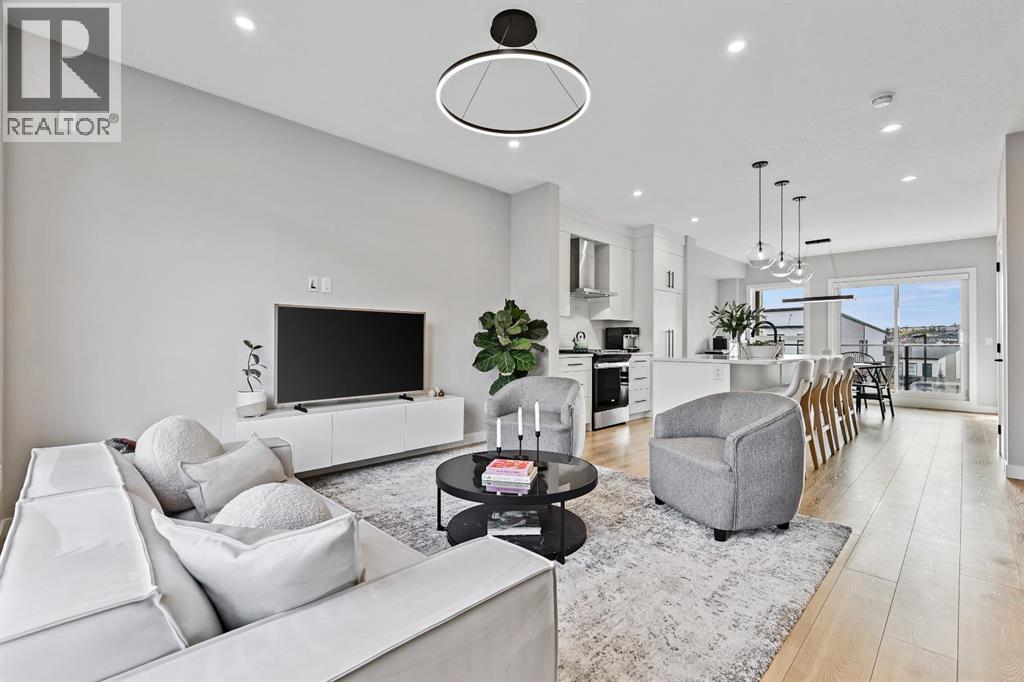 2225 77 Street Sw, Calgary, Alberta  T3H 6E1 - Photo 1 - A2263677