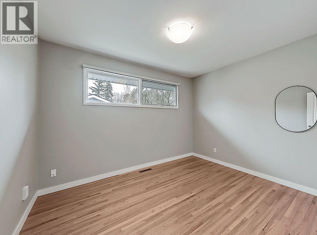 56 Glenpatrick Drive Sw, Calgary, Alberta  T3E 4L6 - Photo 9 - A2270072