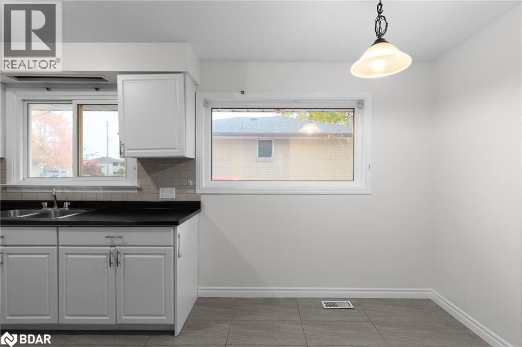 65 Ottaway Avenue, Barrie, Ontario  L4M 2X1 - Photo 12 - 40791105