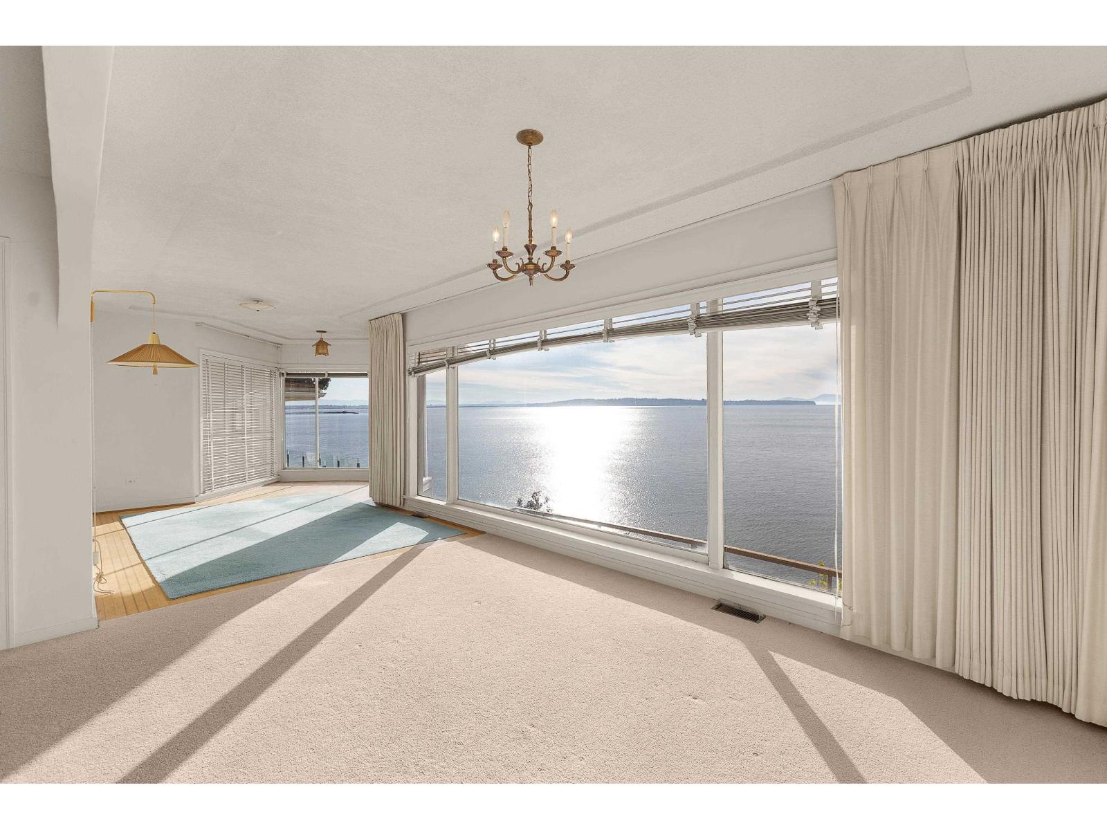 14458 Marine Drive, White Rock, British Columbia  V3S 1P6 - Photo 2 - R3070800