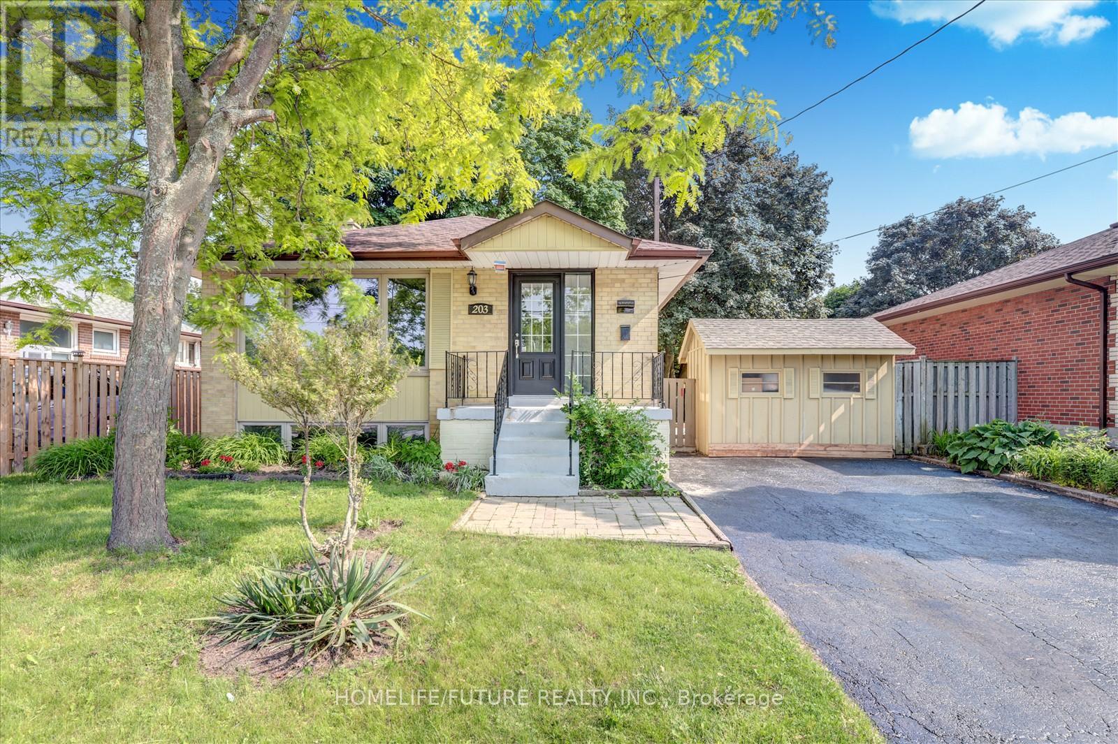 203 Crawforth Street, Whitby, Ontario  L1N 3S4 - Photo 2 - E12583884