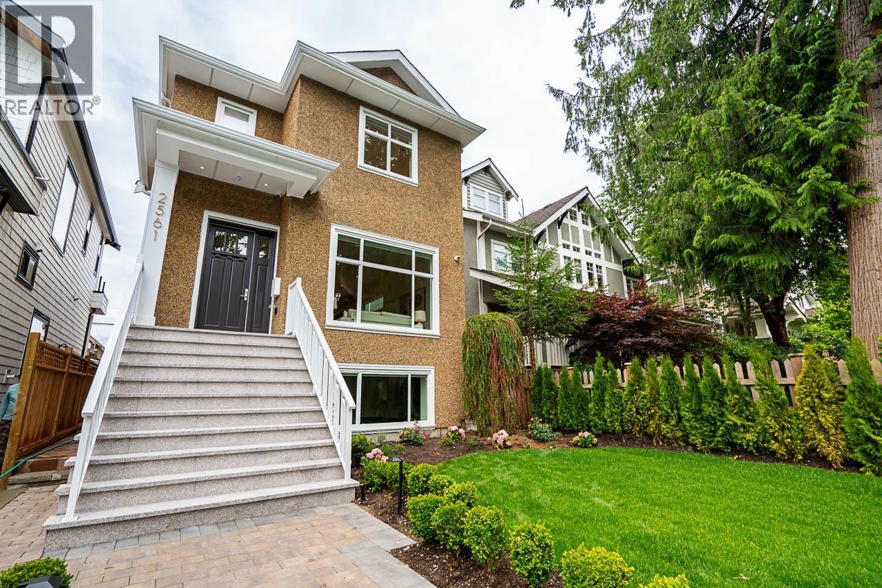 2561 W 2nd Avenue, Vancouver, British Columbia  V6K 1J7 - Photo 2 - R3070787