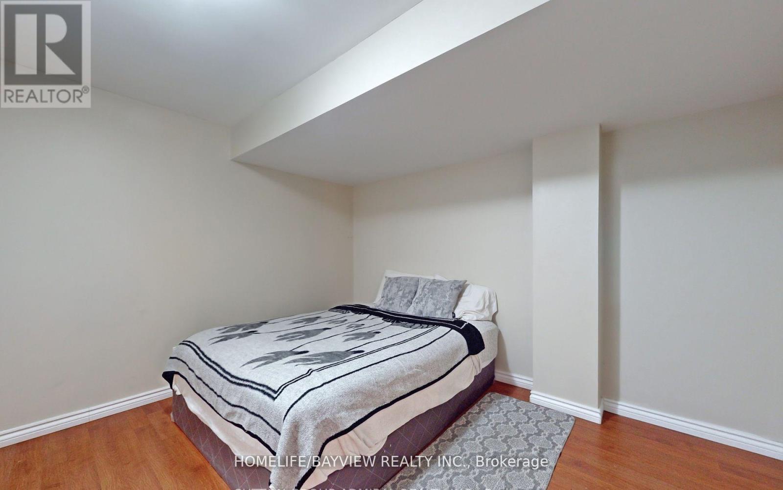 75 Grand Oak Drive, Richmond Hill, Ontario  L4E 4A2 - Photo 4 - N12583890