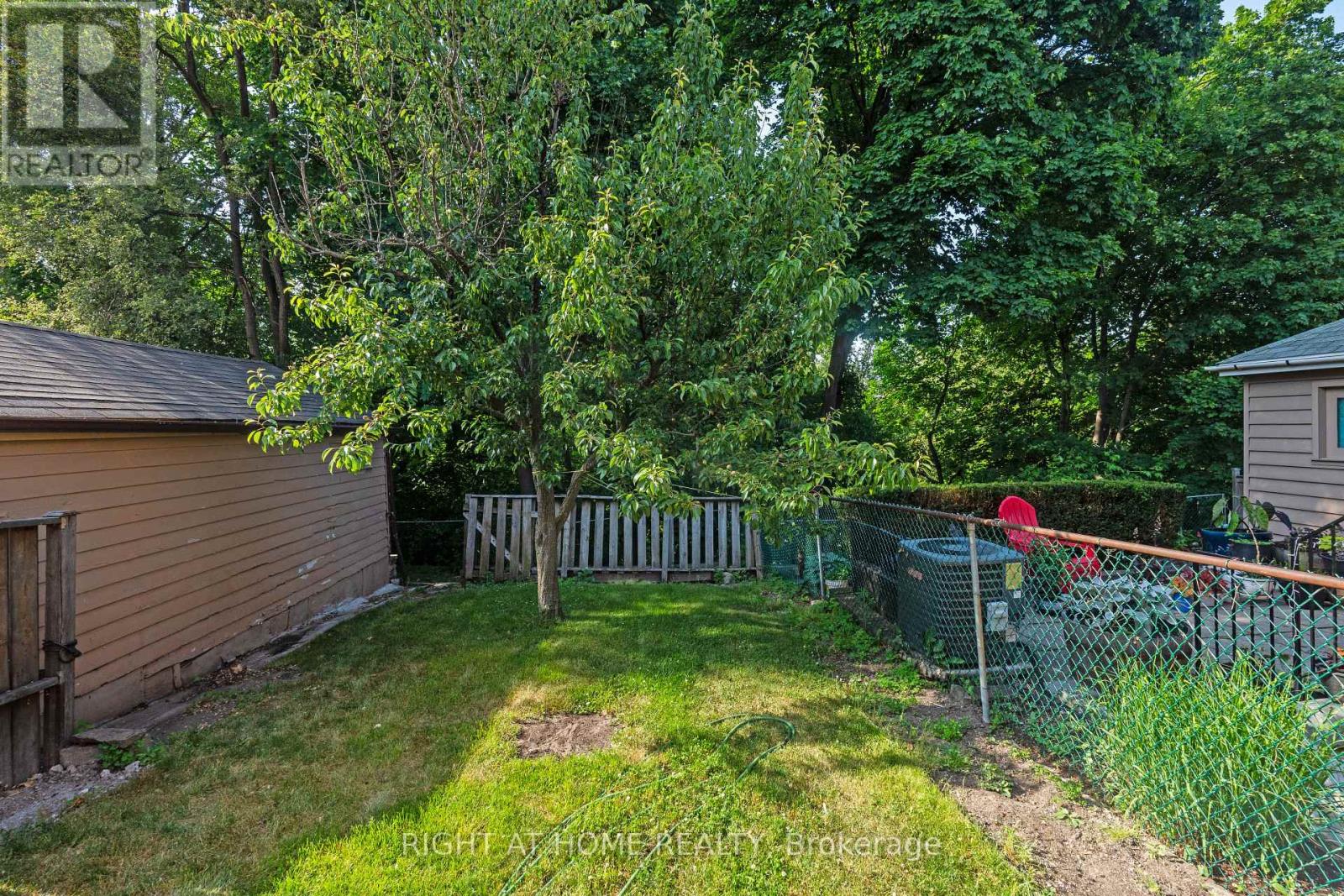 154 Edinborough Court, Toronto, Ontario  M6N 2E8 - Photo 23 - W12373115